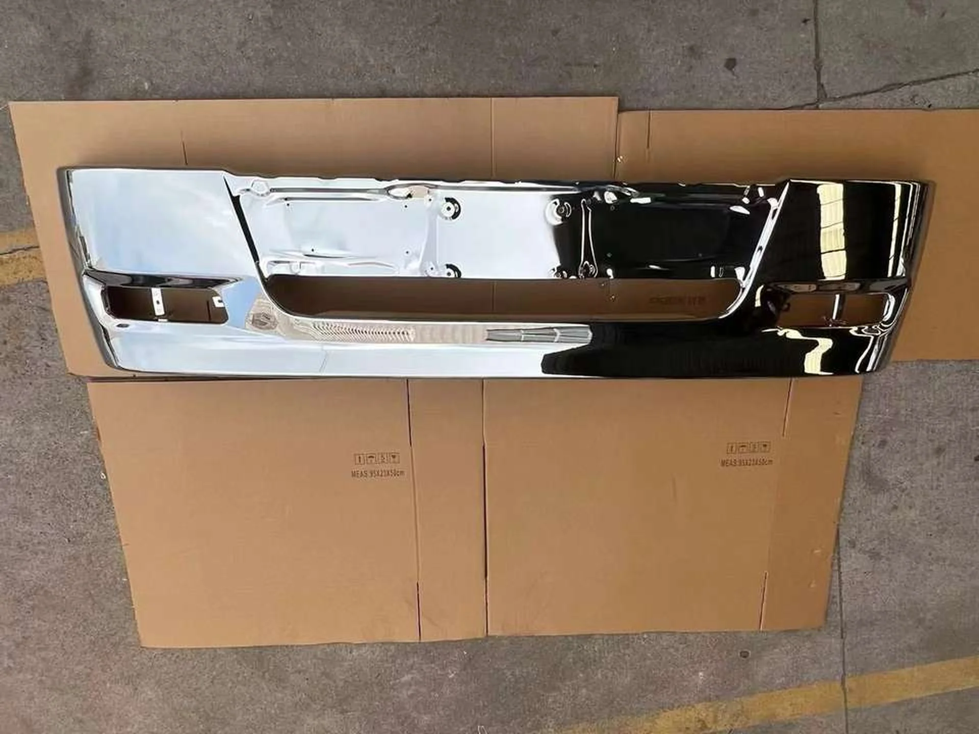 240CM Chrome / White Metal Bumper for Hino Profia