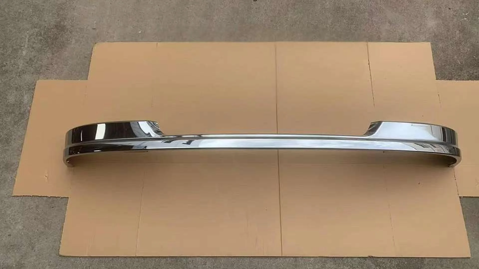 Chrome / White Metal Bumper for Hino FM3M / FM2K