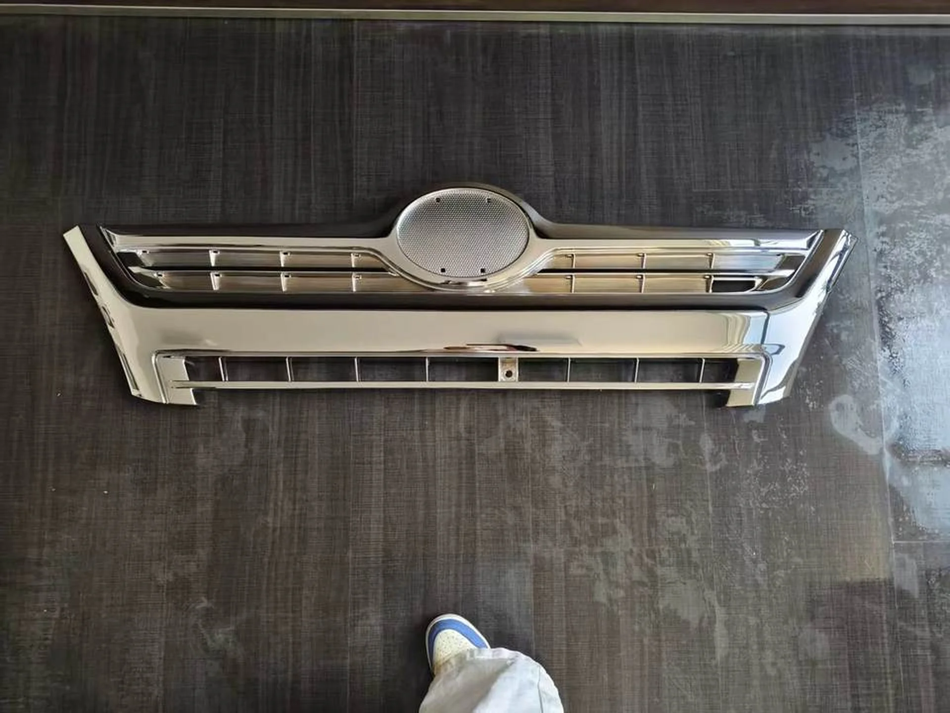 135CM Chrome / Black Plastic Grille for Hino 300 Dutro