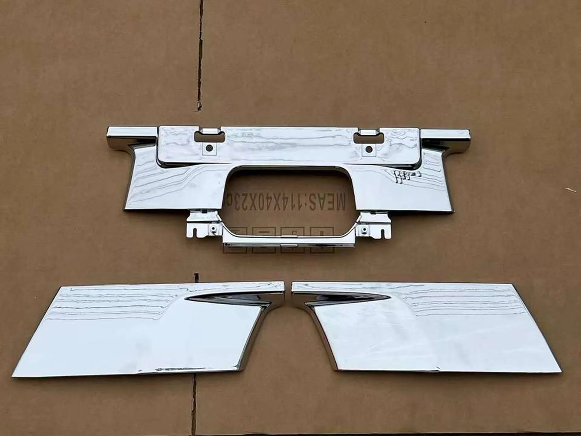 Chrome Plastic Bumper for Hino Dominator 500 / New 500