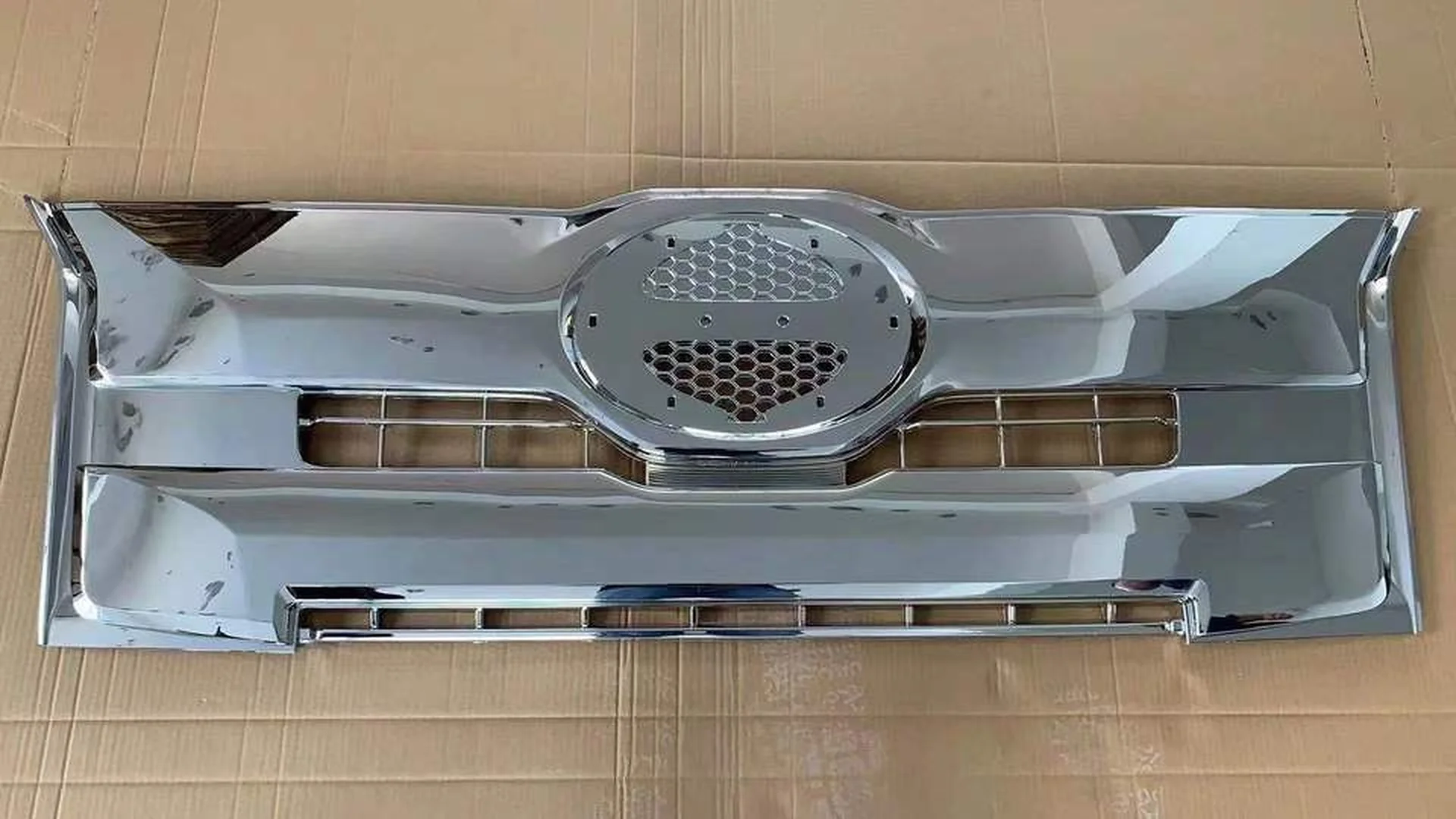 Chrome / White Plastic Grille for Hino New Mega 700
