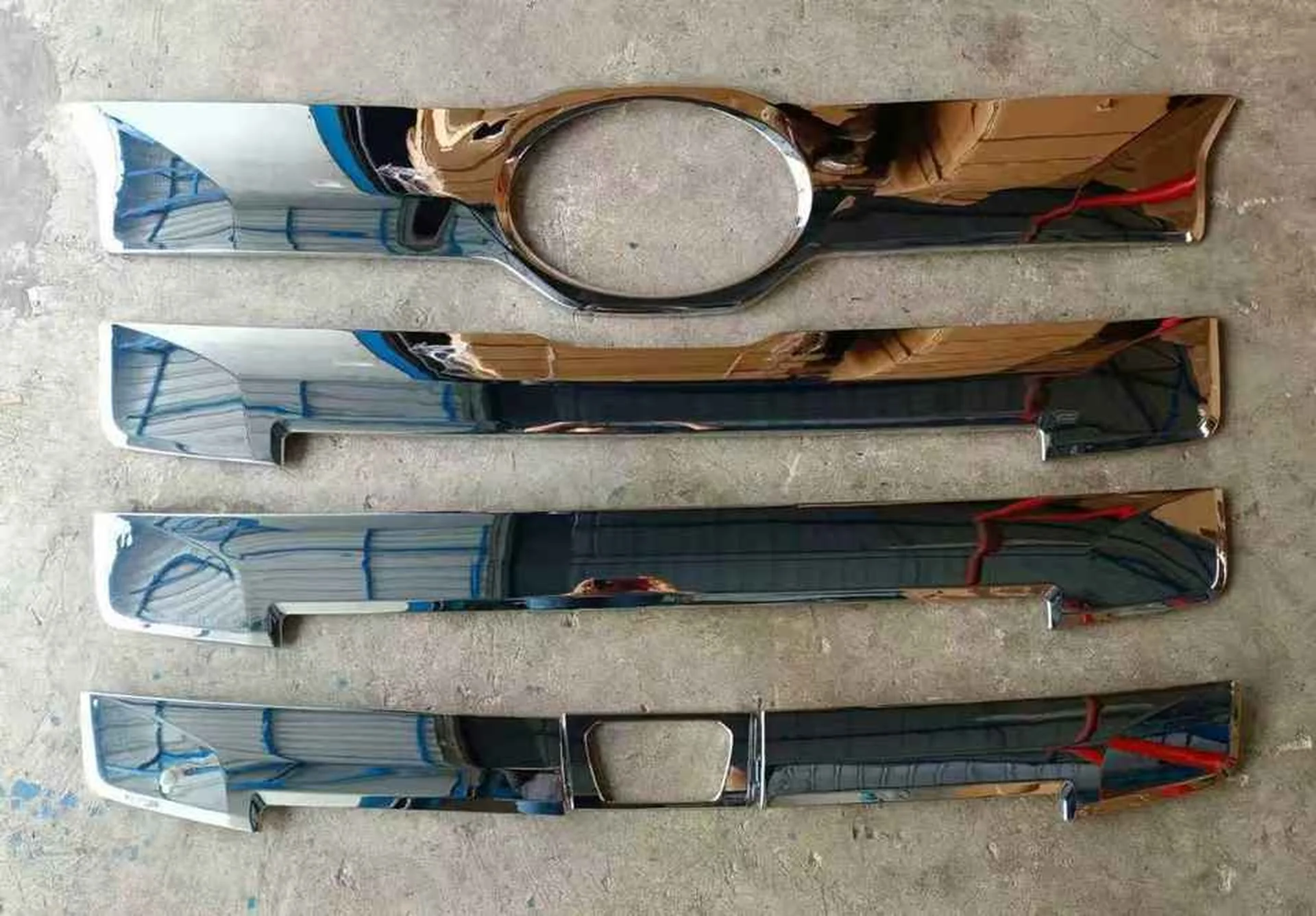 Chrome Plastic Grille for Hino New Mega 700