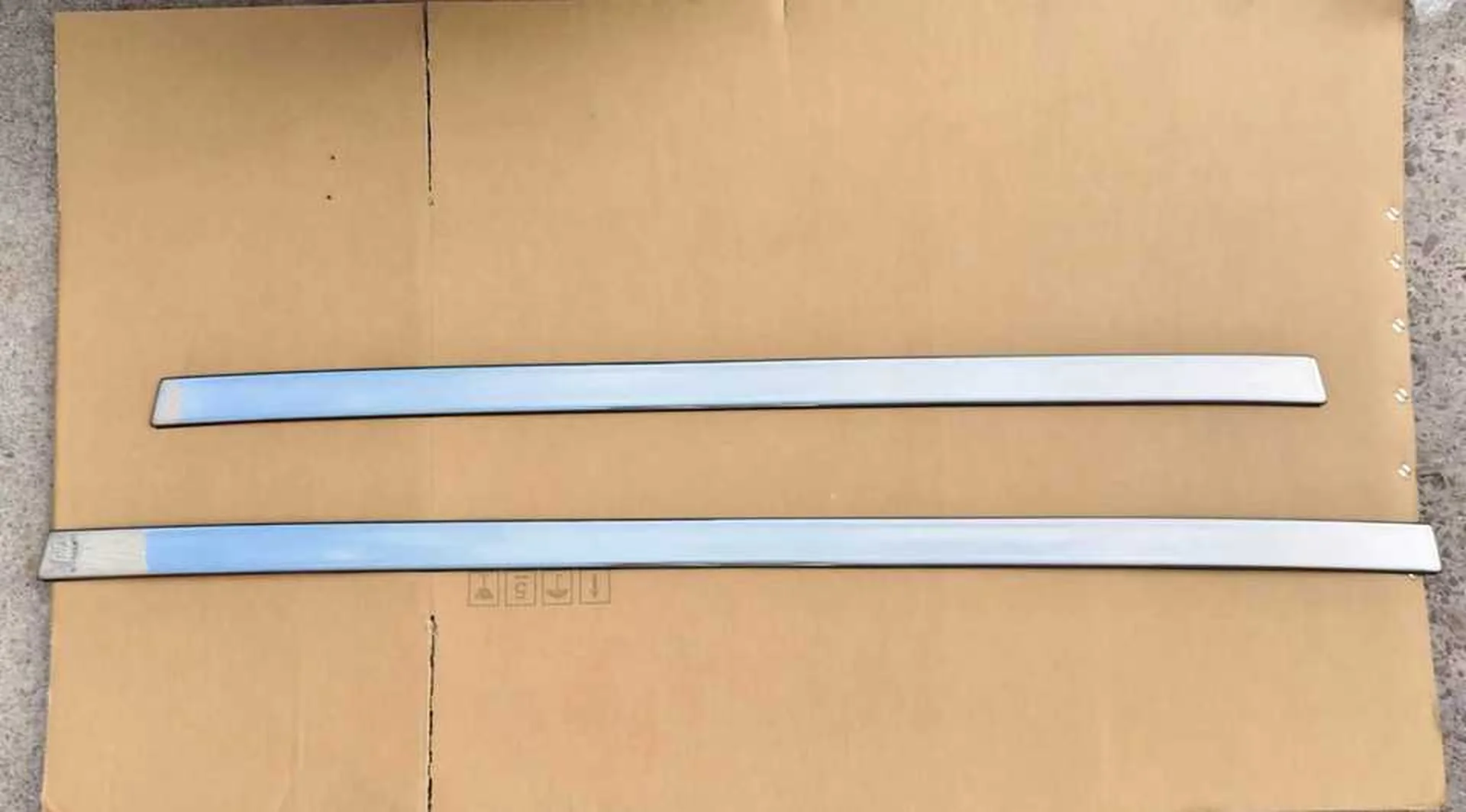 Chrome Plastic Grille for Isuzu New Elf 2023