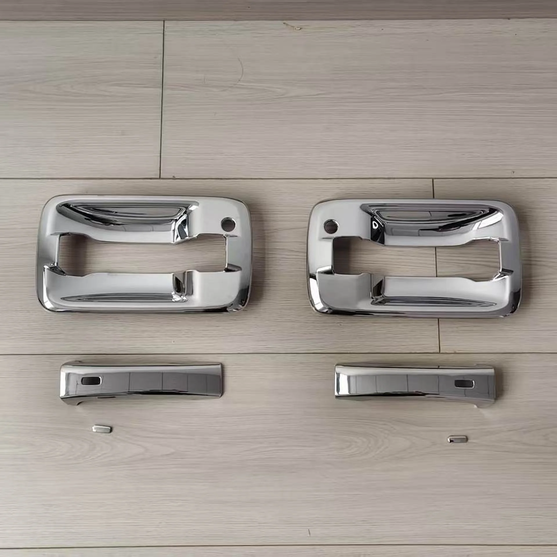 Chrome Plastic Door Handle for Isuzu New Elf 2023