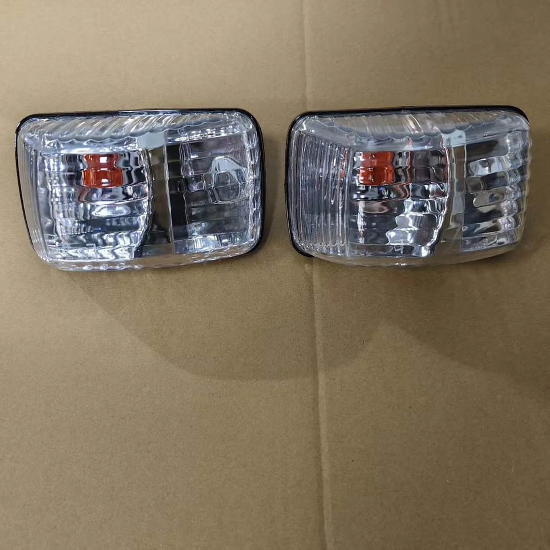 7*11CM Plastic Side Marker Lamp for Isuzu Giga 2017