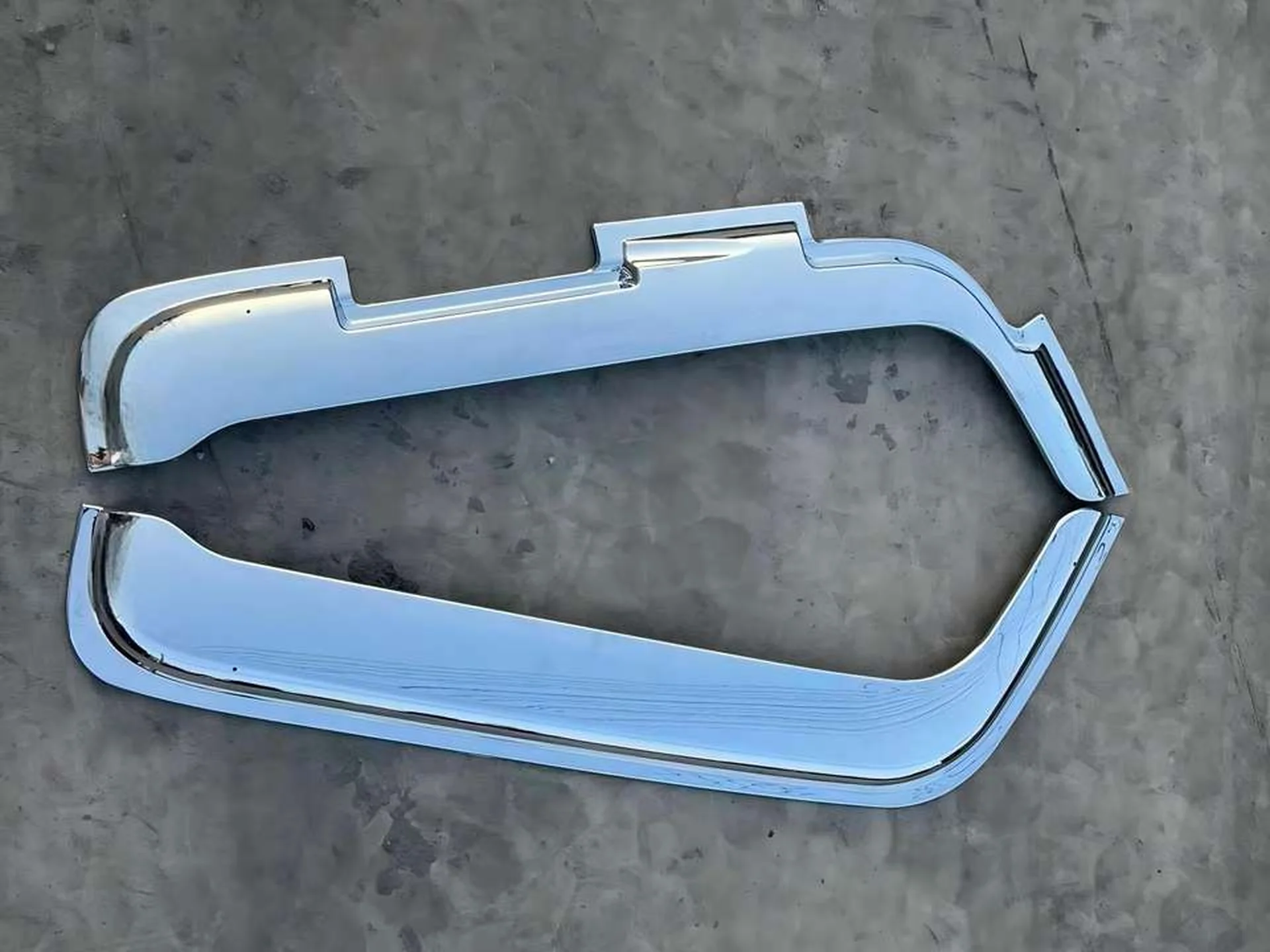 Chrome Plastic Rain Shield / Visor for Isuzu Giga 2017