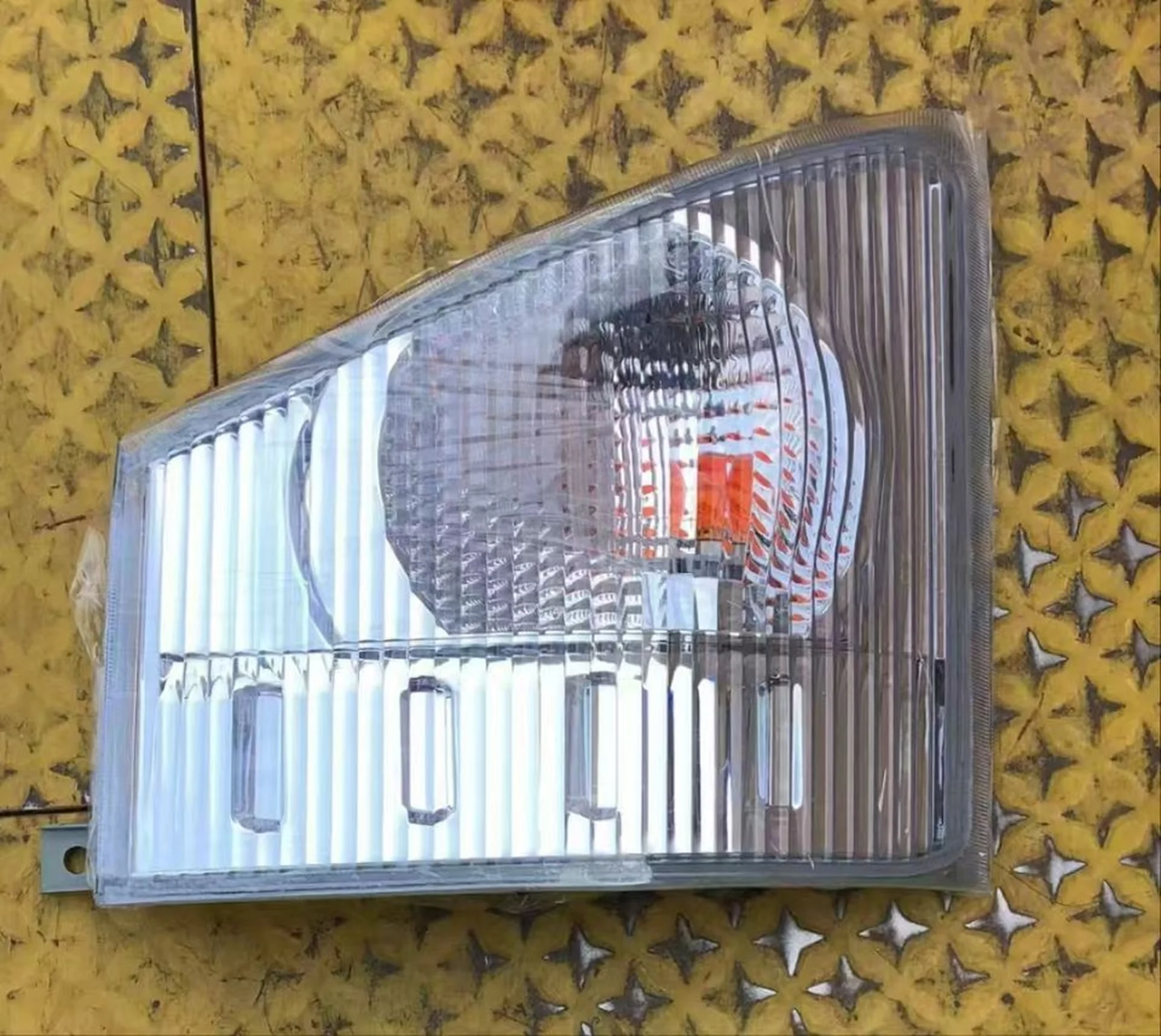 31.5*23.5CM Plastic Corner Lamp for Isuzu NPR 700P