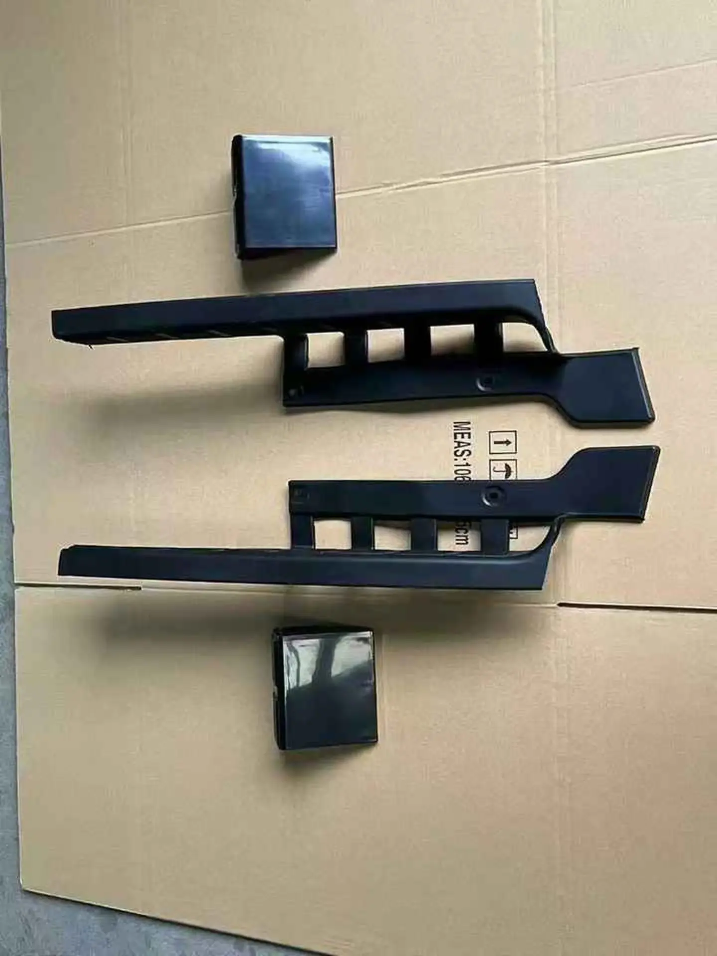 Black Plastic Bumper for Isuzu Giga 2010-2012