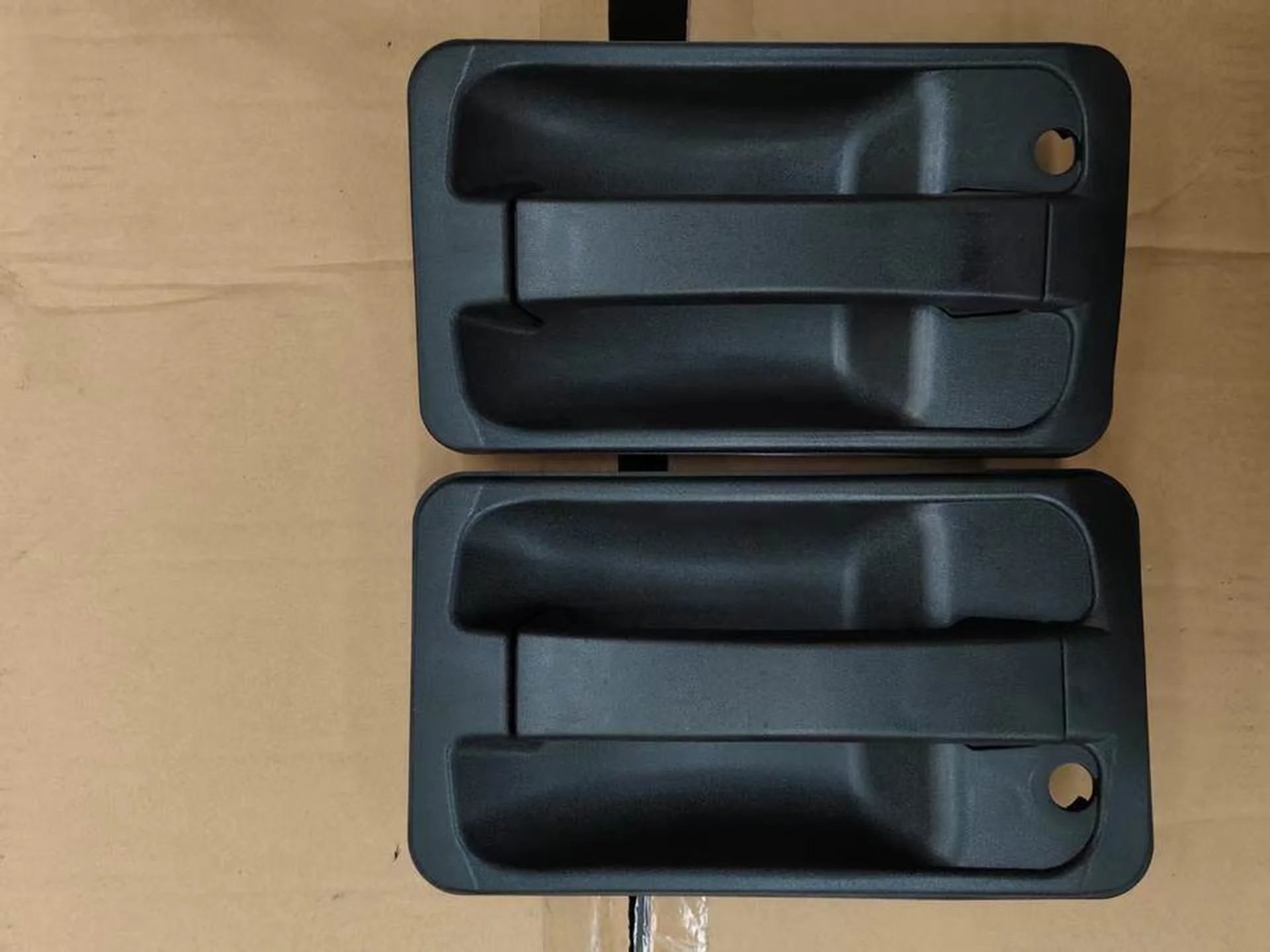 13*23CM Black Plastic Door Handle for Isuzu Deca 360