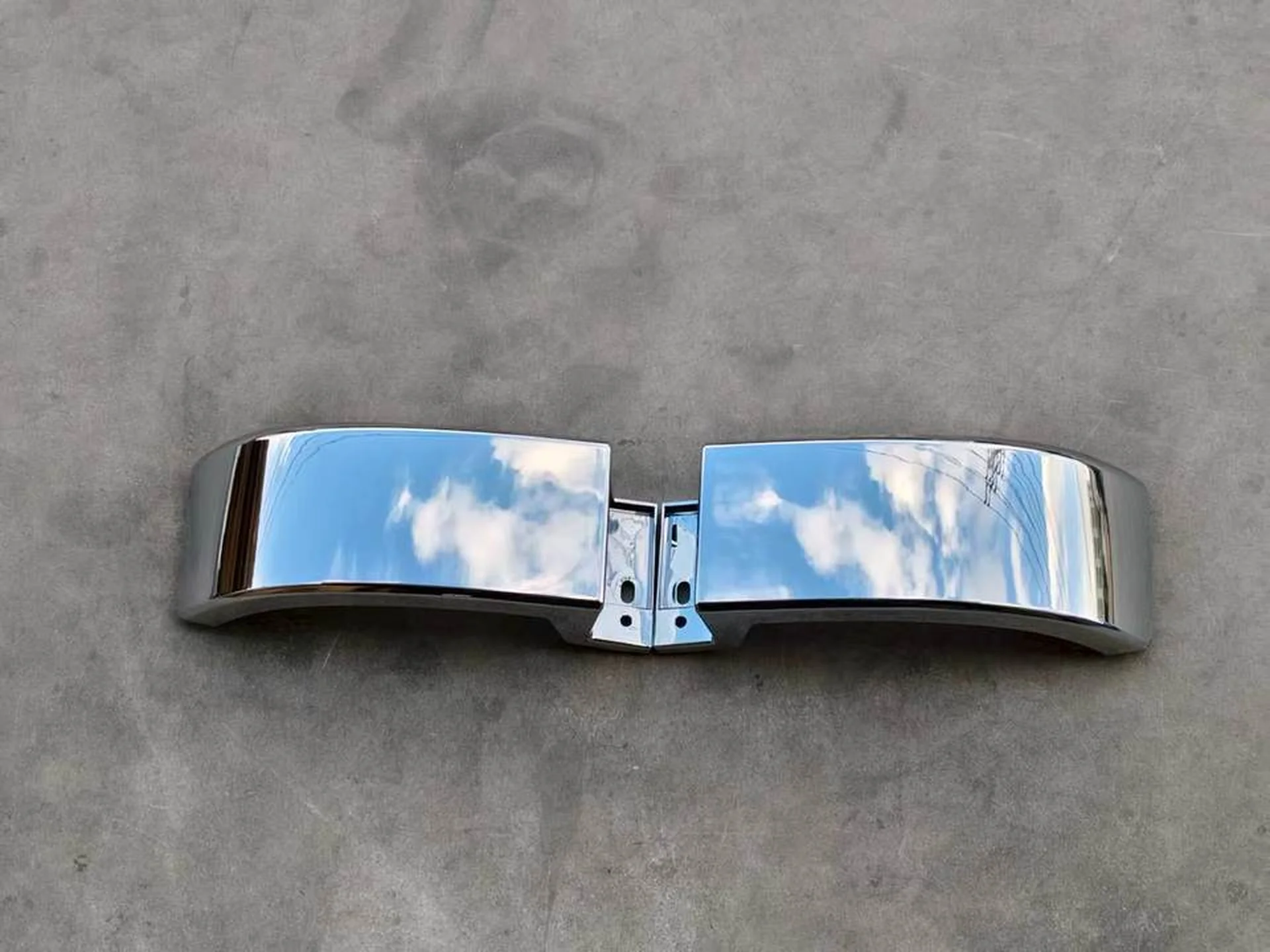 32*13CM Chrome Metal Corner Panel for Isuzu Deca 360