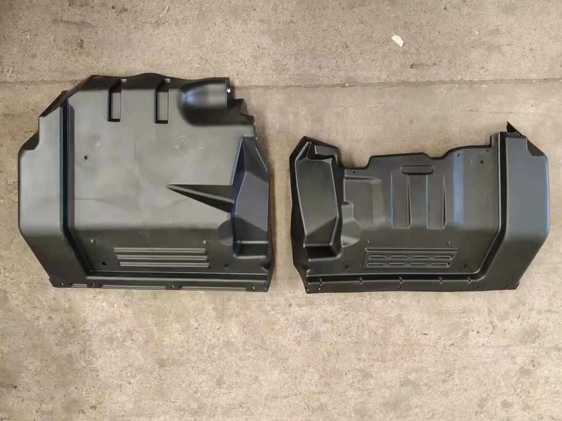Black Plastic Fender / Mud Flap for Isuzu Deca 360