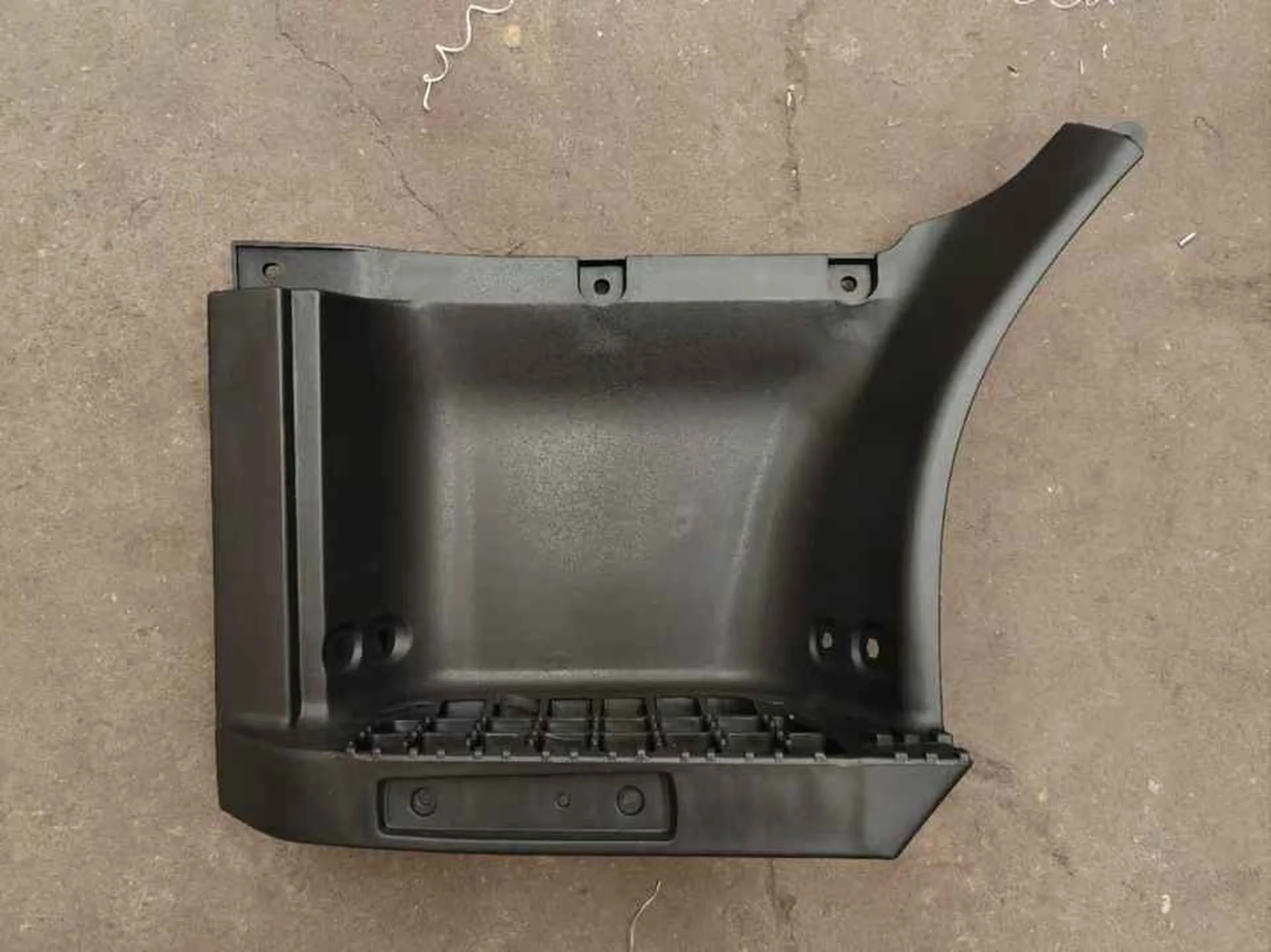 Black Plastic Step Panel for Isuzu Forward / FRR