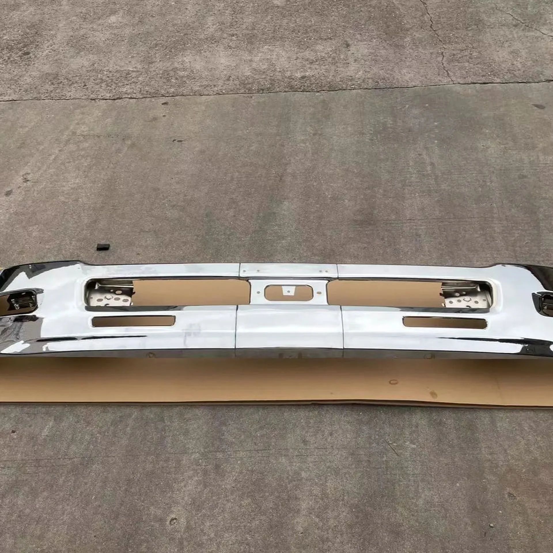 225CM Chrome Metal Bumper for Isuzu Forward / FRR