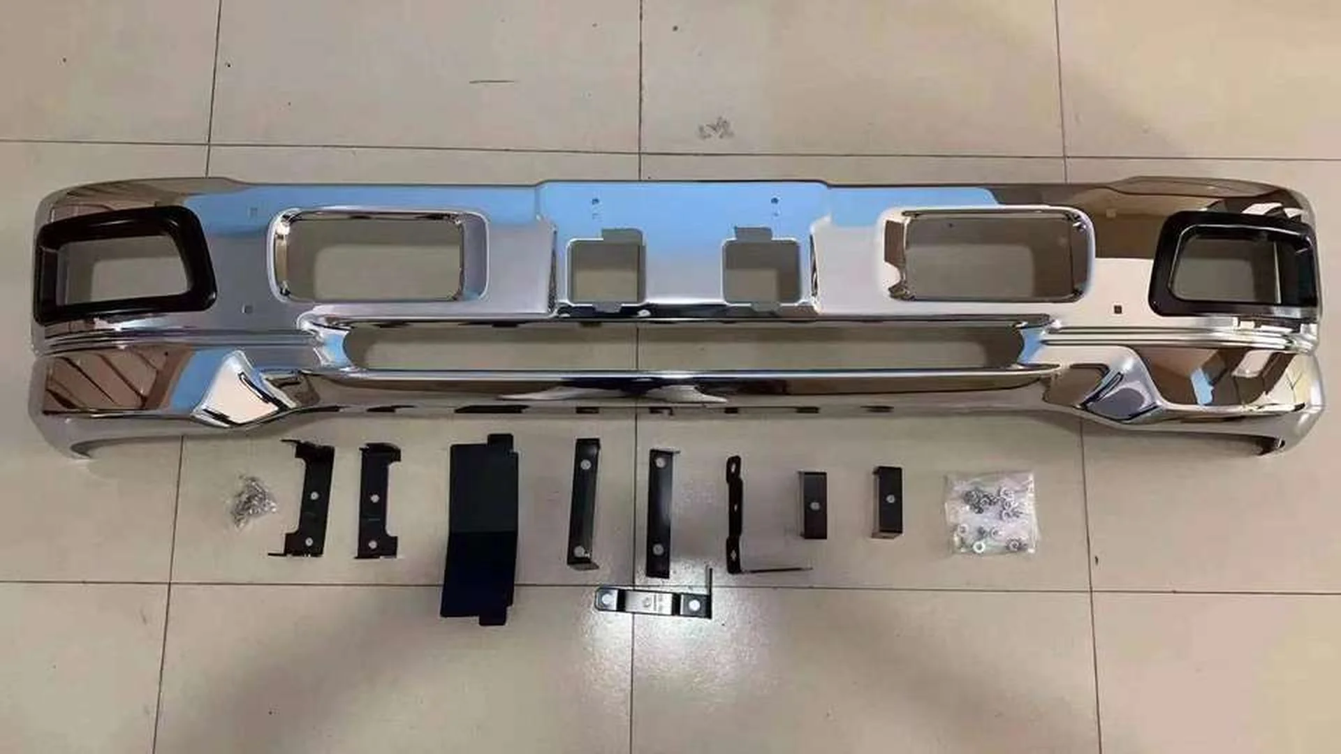 Chrome / White Metal Bumper for Isuzu NPR 700P