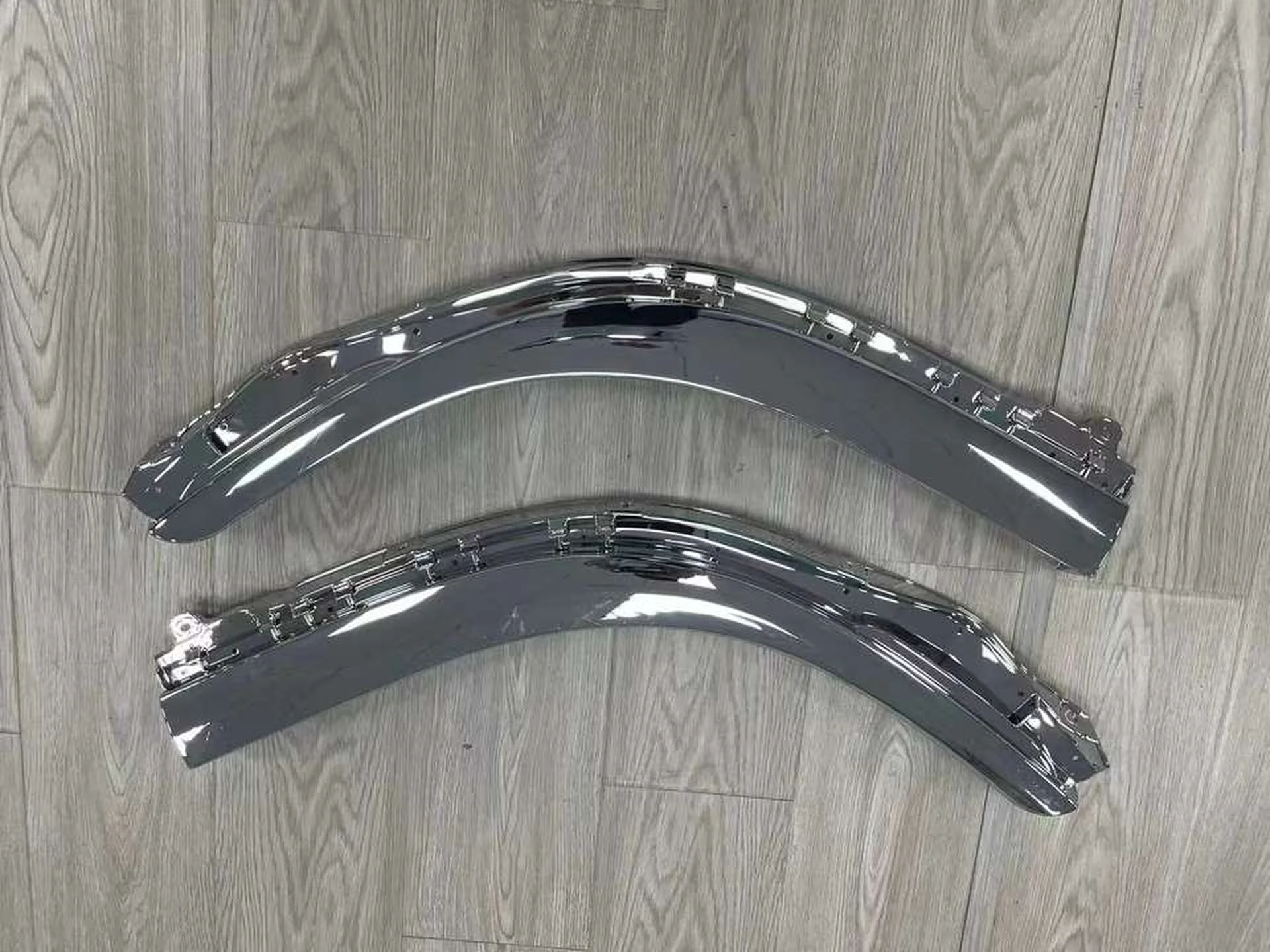 Chrome Plastic Fender / Mud Flap for Isuzu NPR 700P
