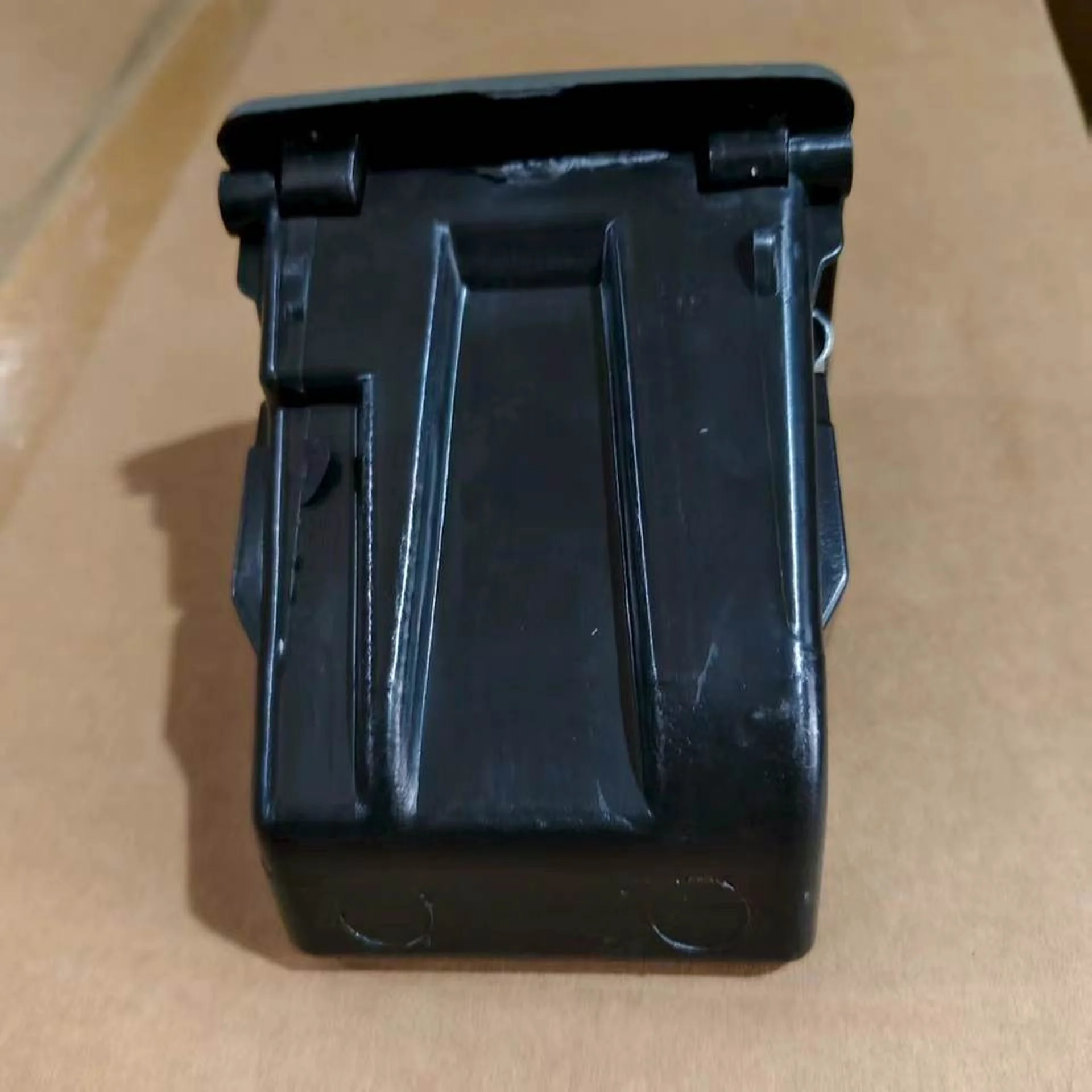 Black Plastic Ashtray for Isuzu NPR 700P
