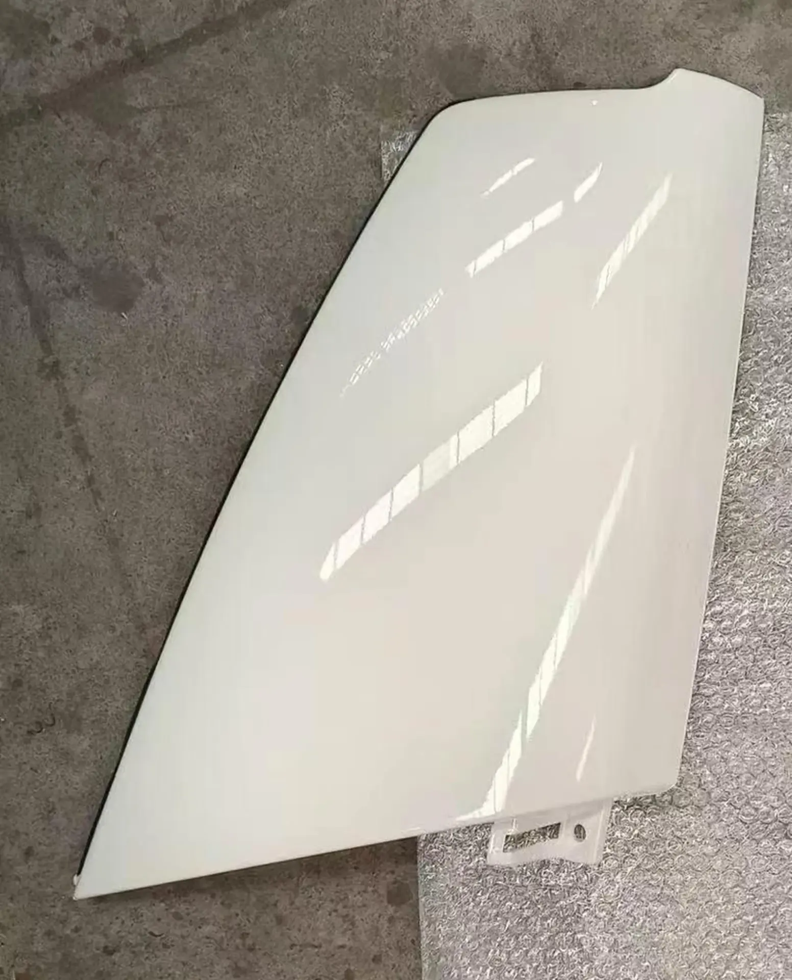 35.5CM White Plastic Corner Panel for Isuzu NQR 600P