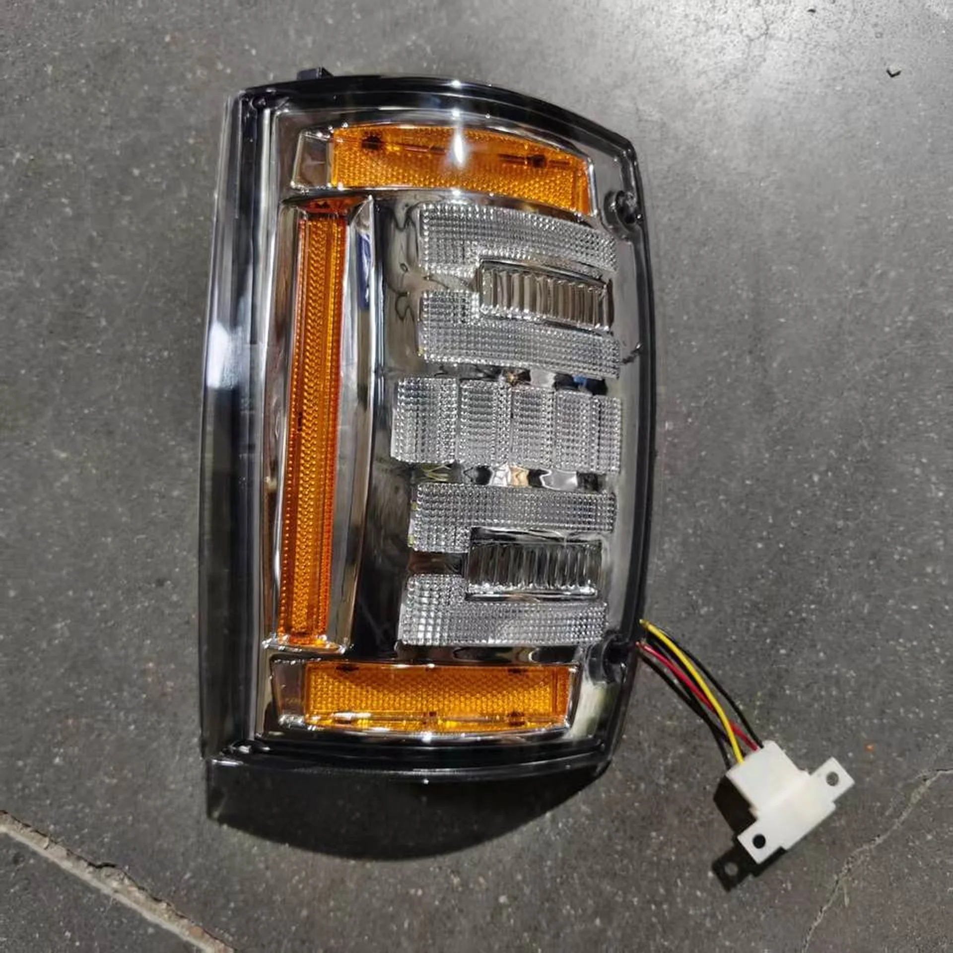 Black Plastic Corner Lamp for Isuzu NPR 100P