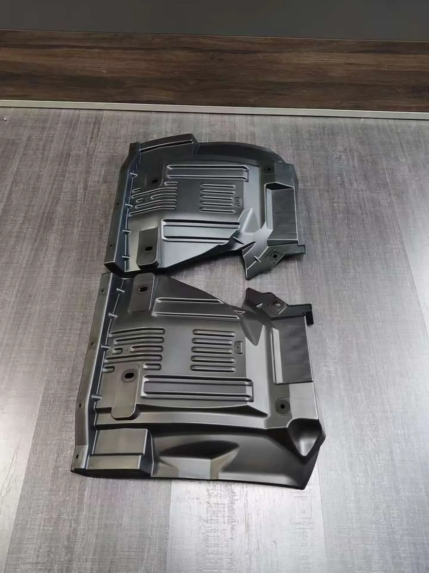 Black Plastic Fender / Mud Flap for Isuzu NPR 100P