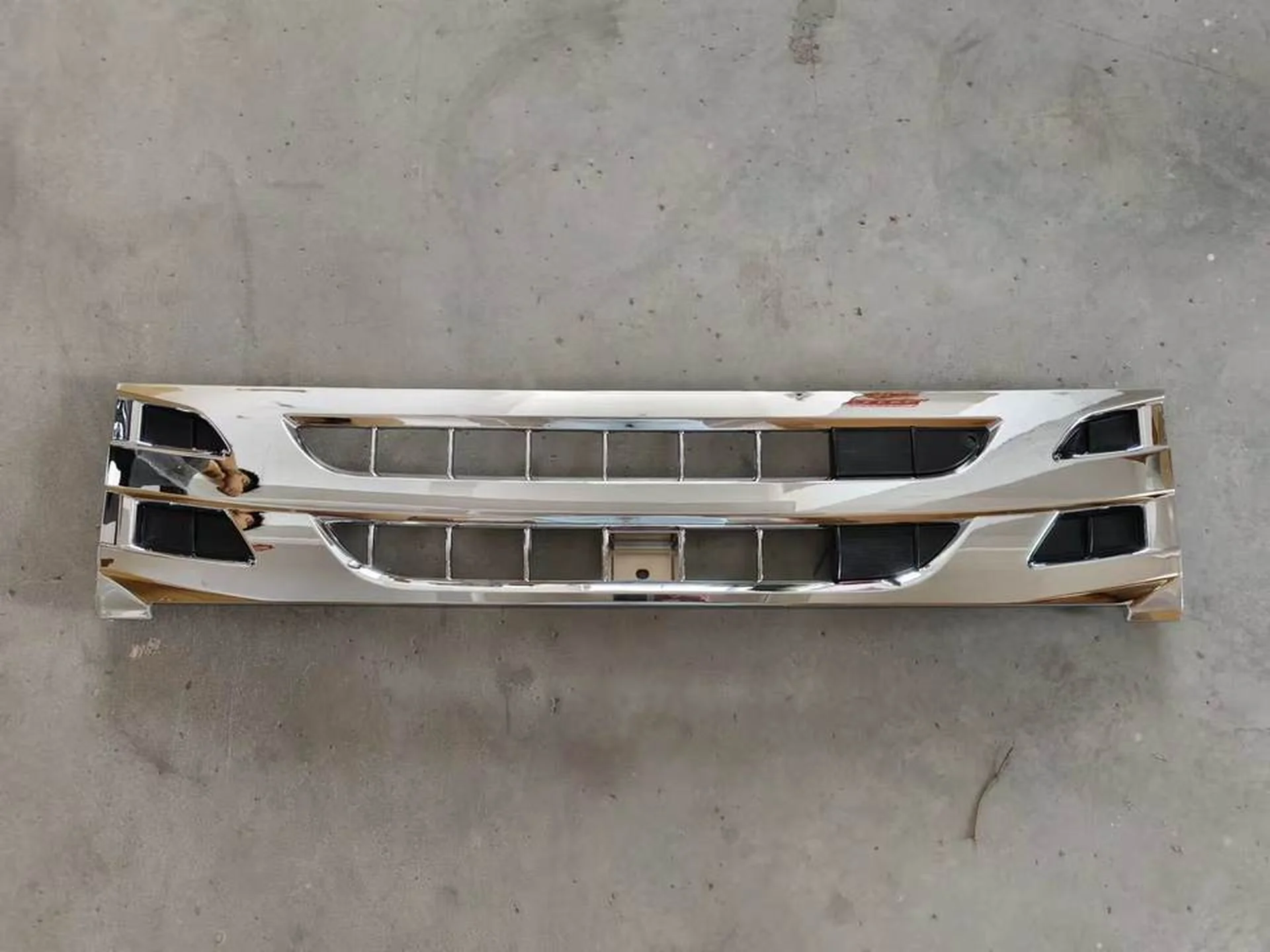 Chrome / Black Plastic Grille for Isuzu NPR 100P
