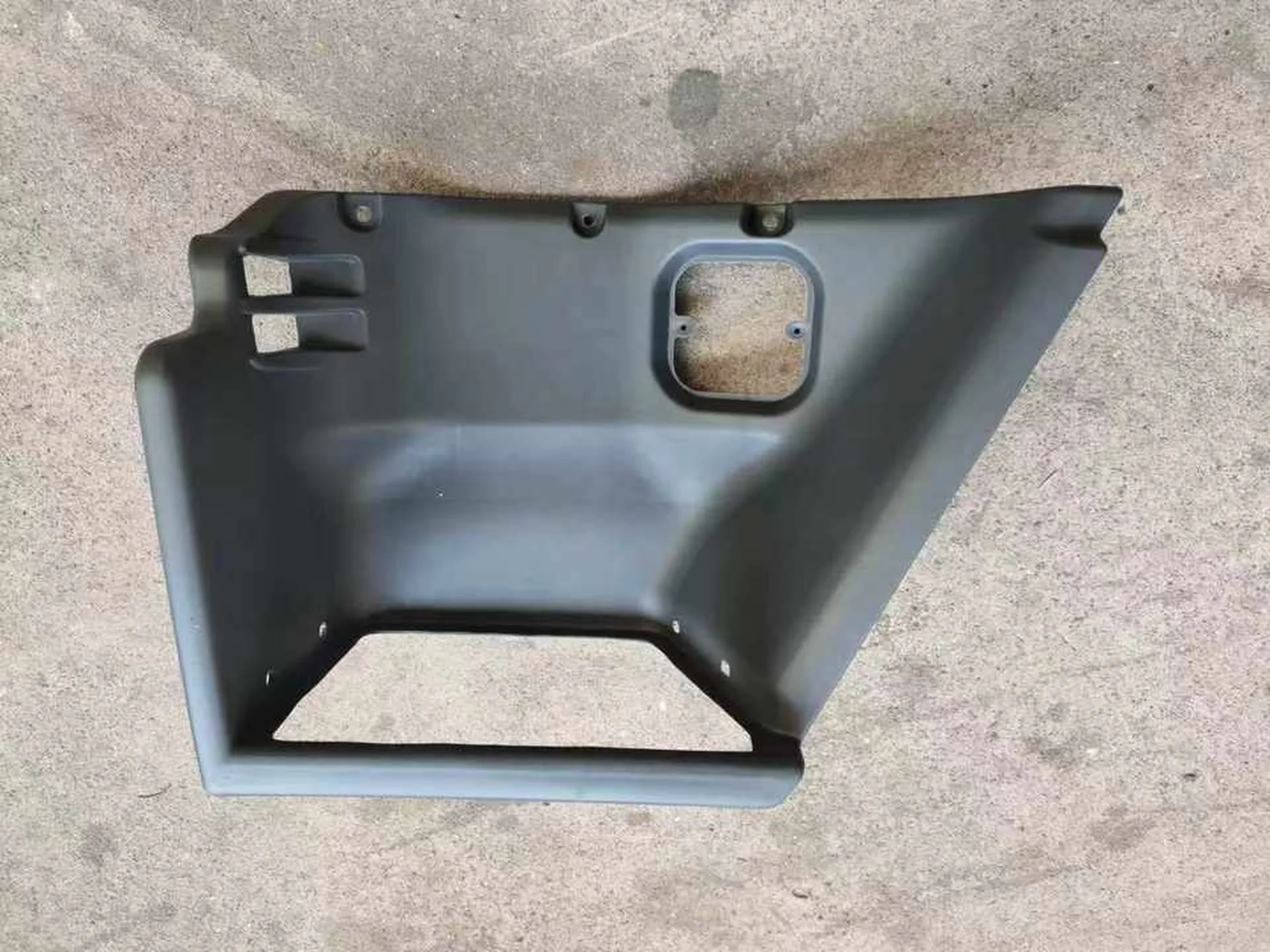 35*32CM Gray Plastic Step Panel for Isuzu Deca 270/320