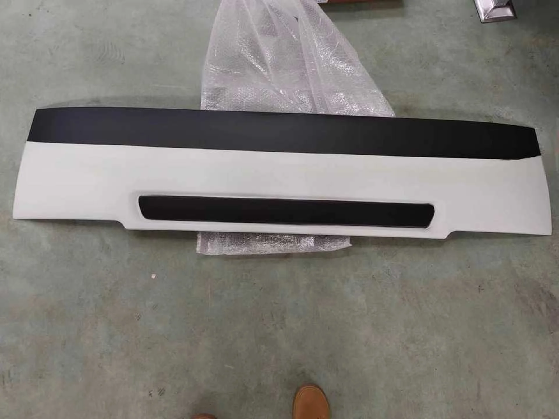 180CM Plastic Front Panel / Garnish for Isuzu Deca 270/320