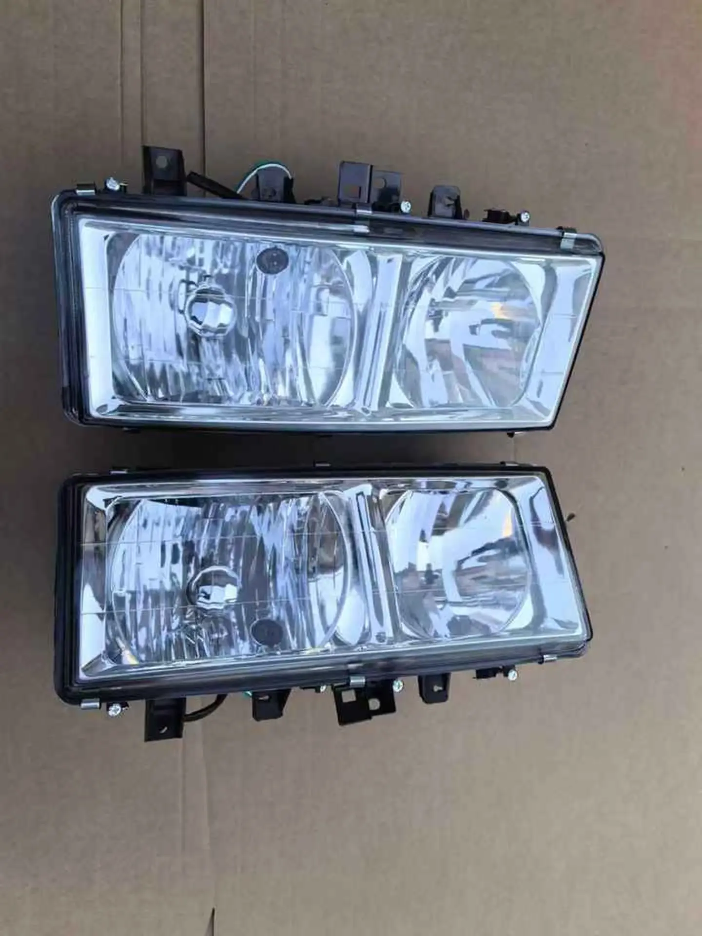 Plastic Head Lamp for Mitsubishi FN628 / FM618