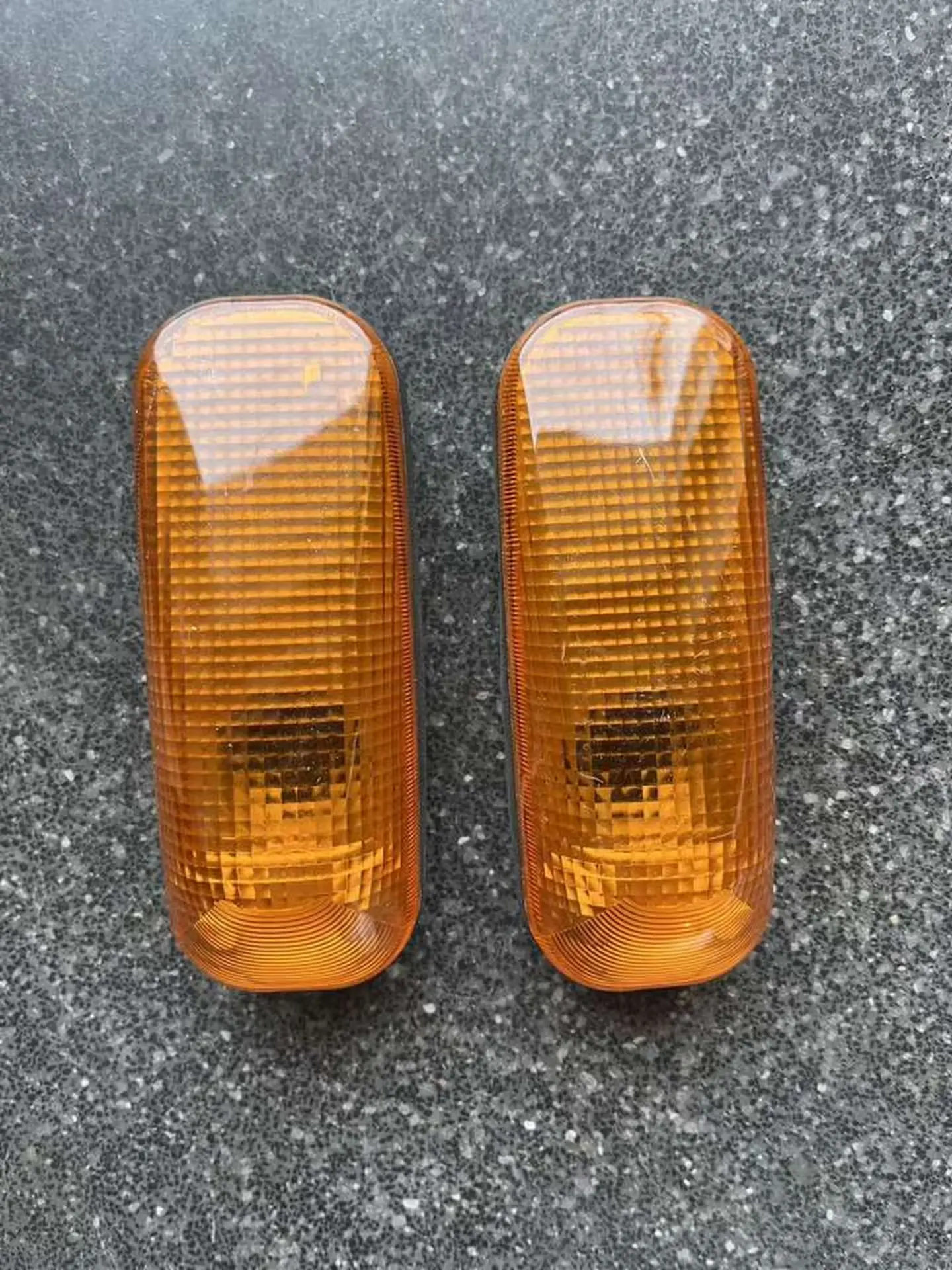 15*6CM Plastic Side Marker Lamp for Mitsubishi FN627 / FM617