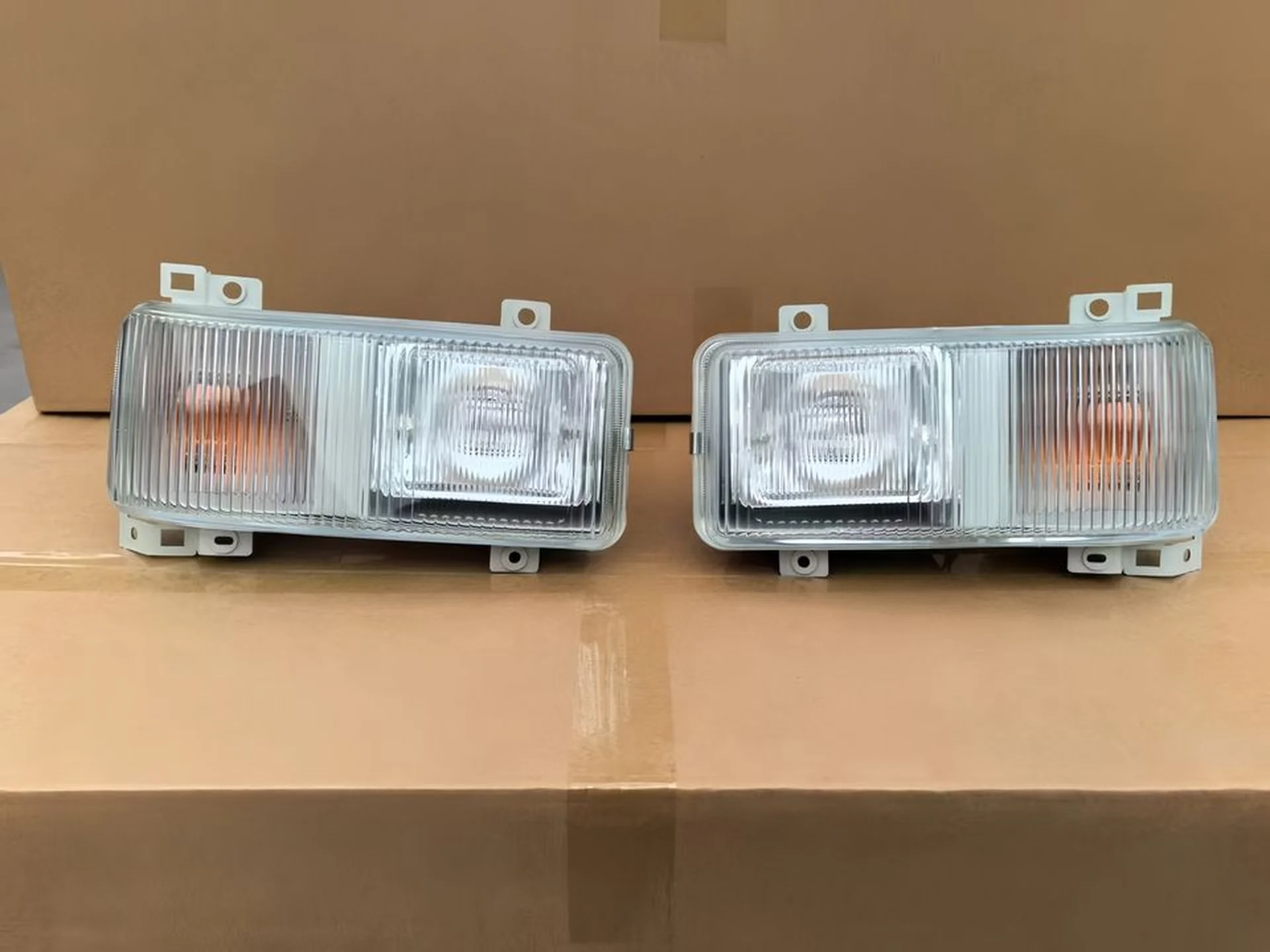12/24V 28*15CM Plastic Fog Lamp for Mitsubishi Fuso F380