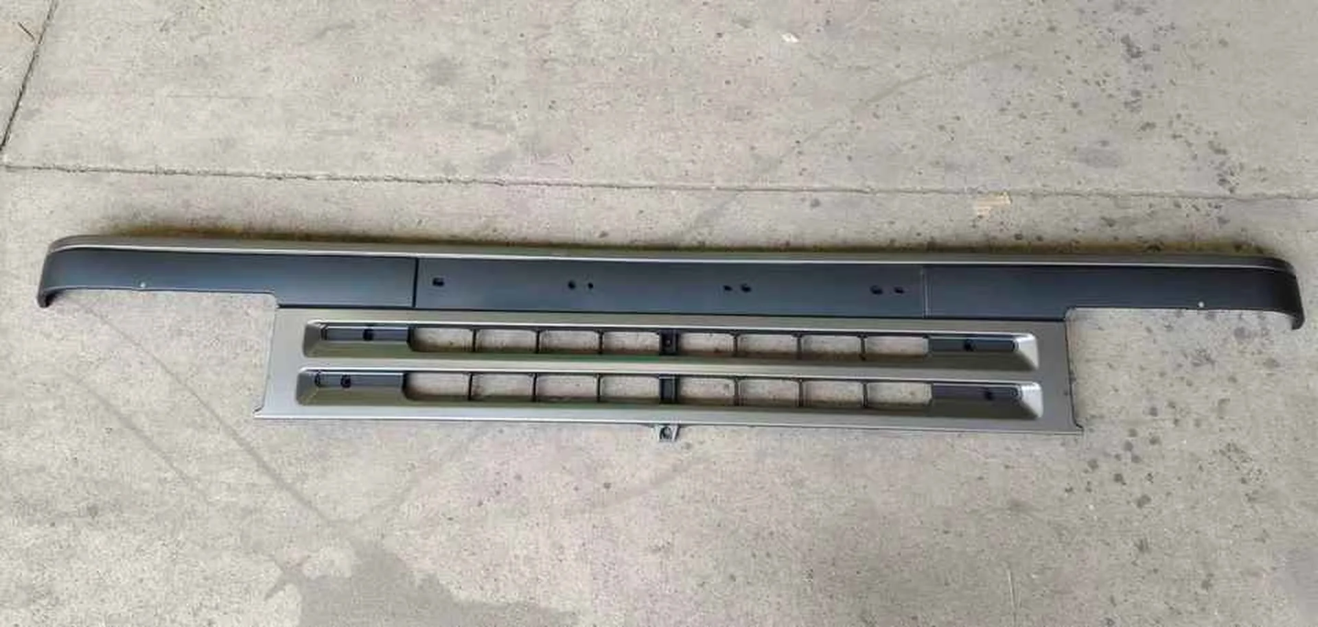 Chrome / Gray Plastic Grille for Mitsubishi FE444