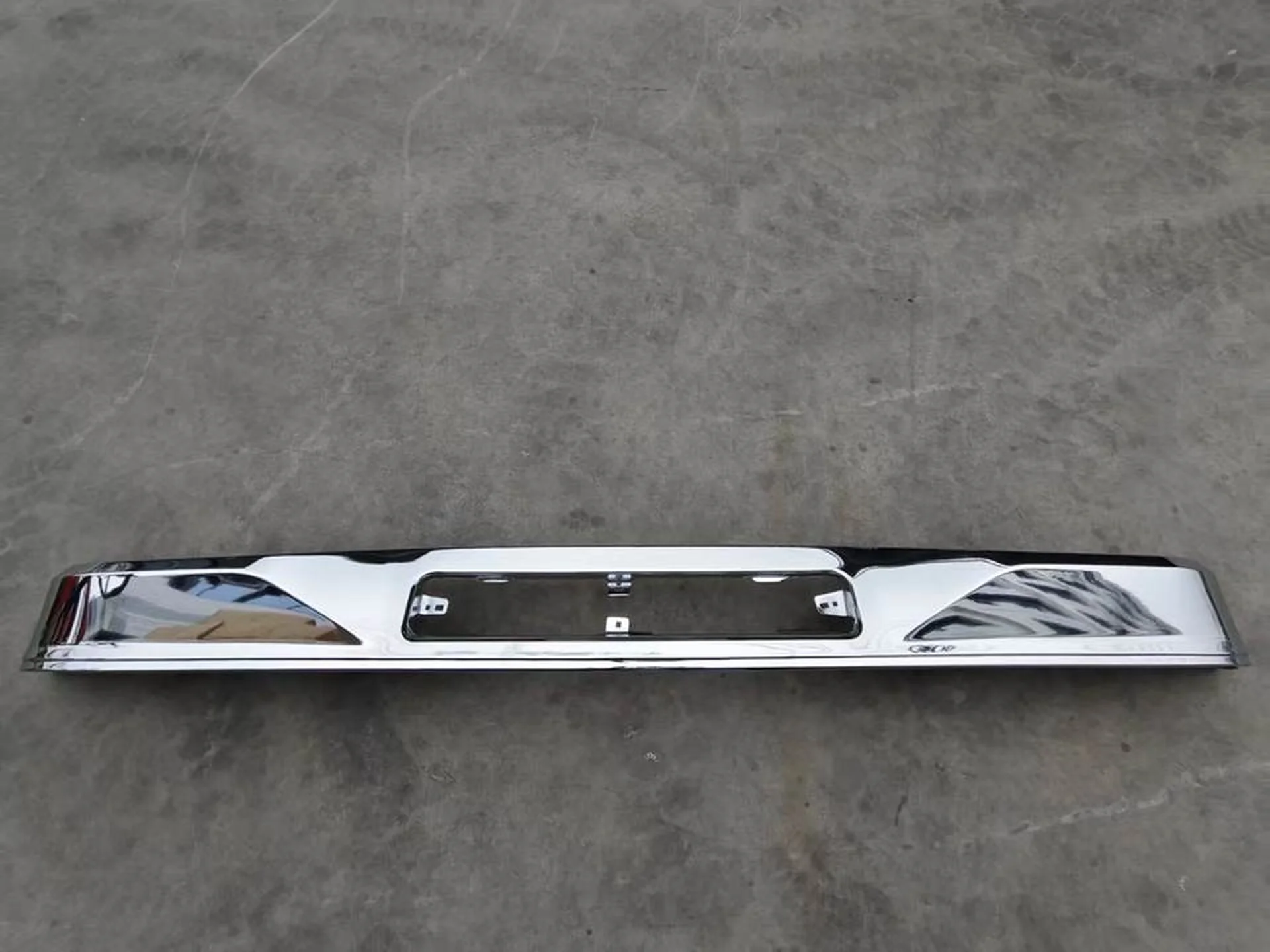 Chrome / White Plastic Bumper for Mitsubishi Fuso F380