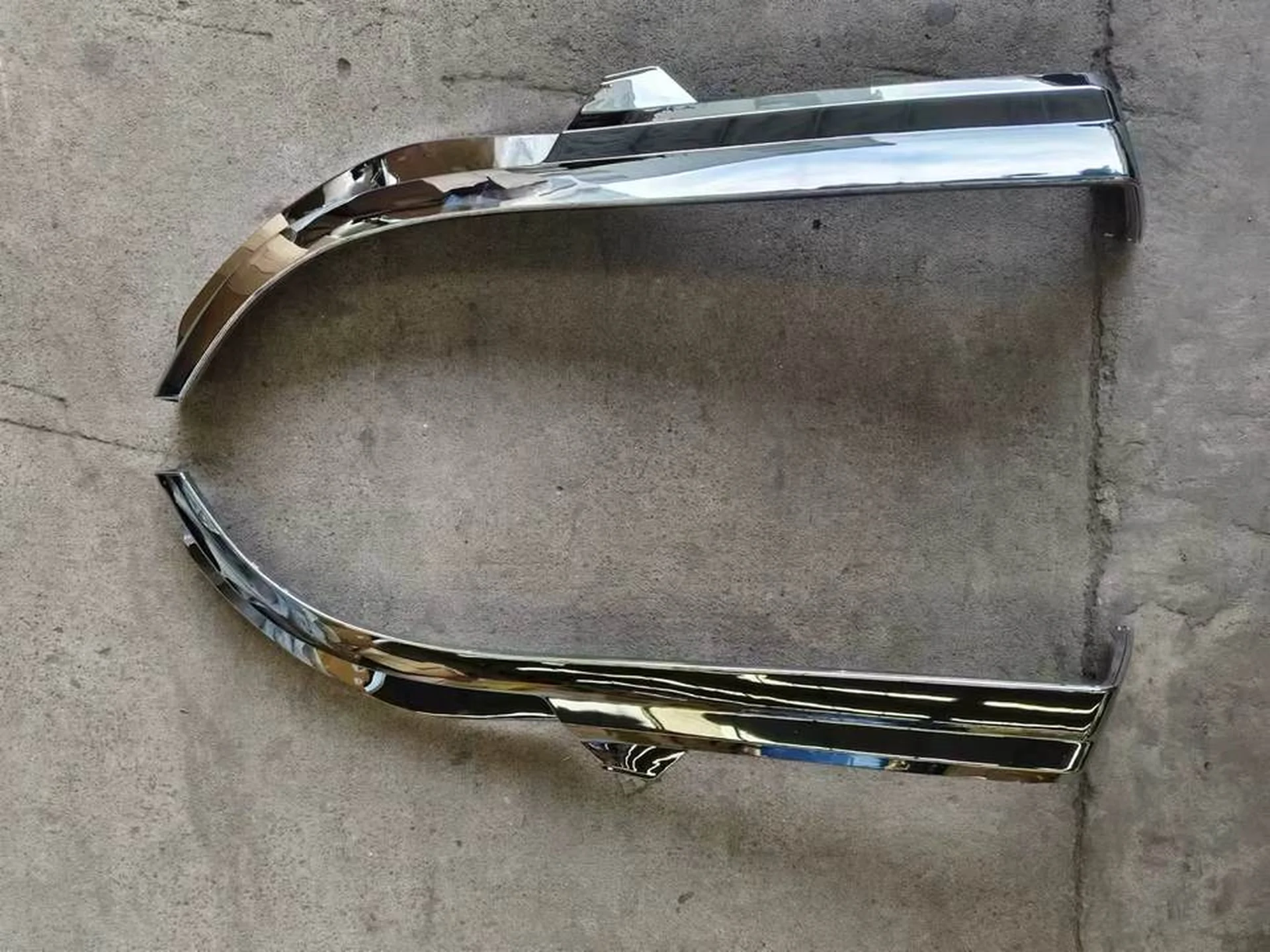 120CM Chrome Plastic Fender / Mud Flap for Mitsubishi Fuso F380