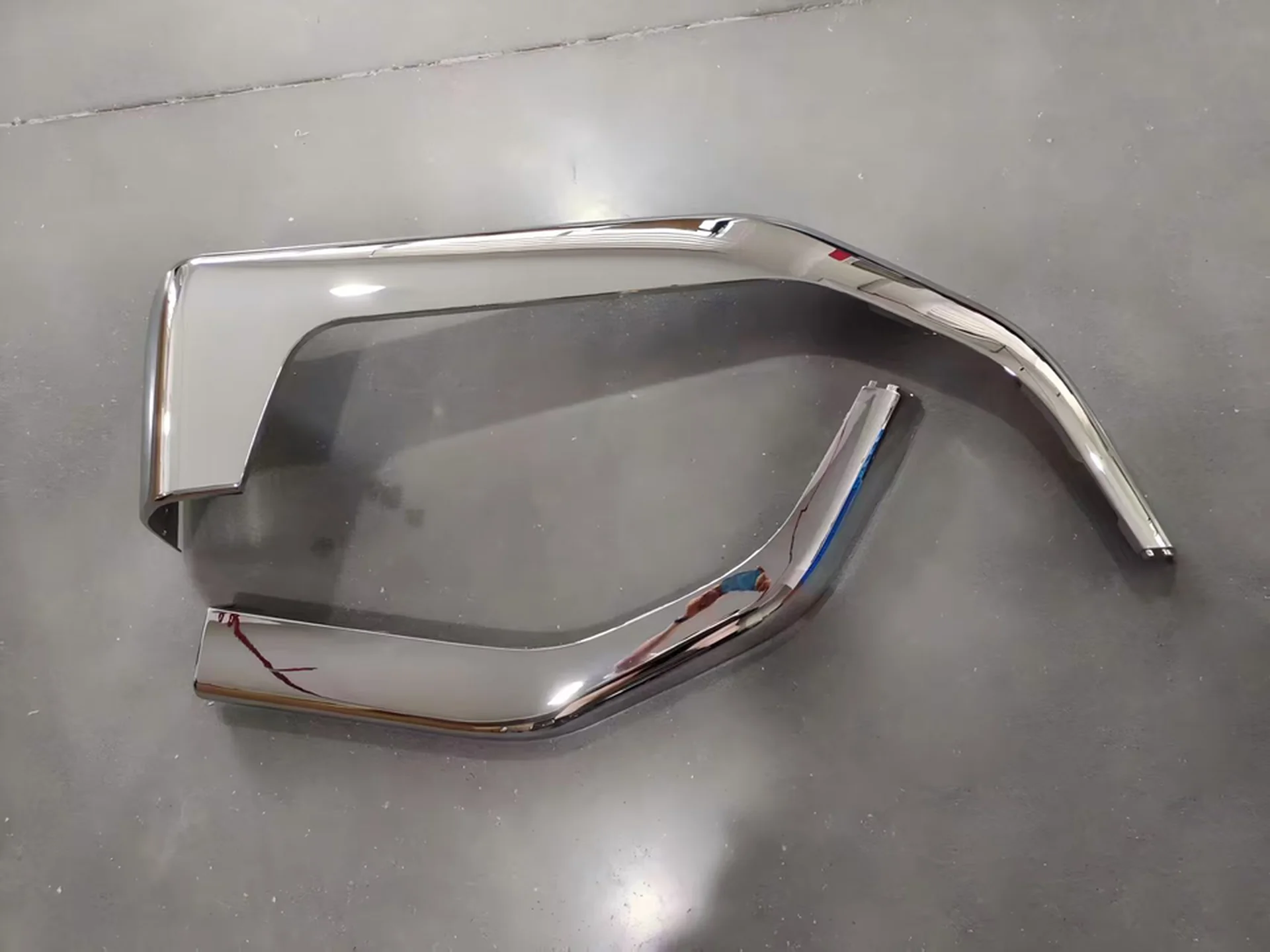 Chrome Plastic Fender / Mud Flap for Mitsubishi FM1524 / FM65F