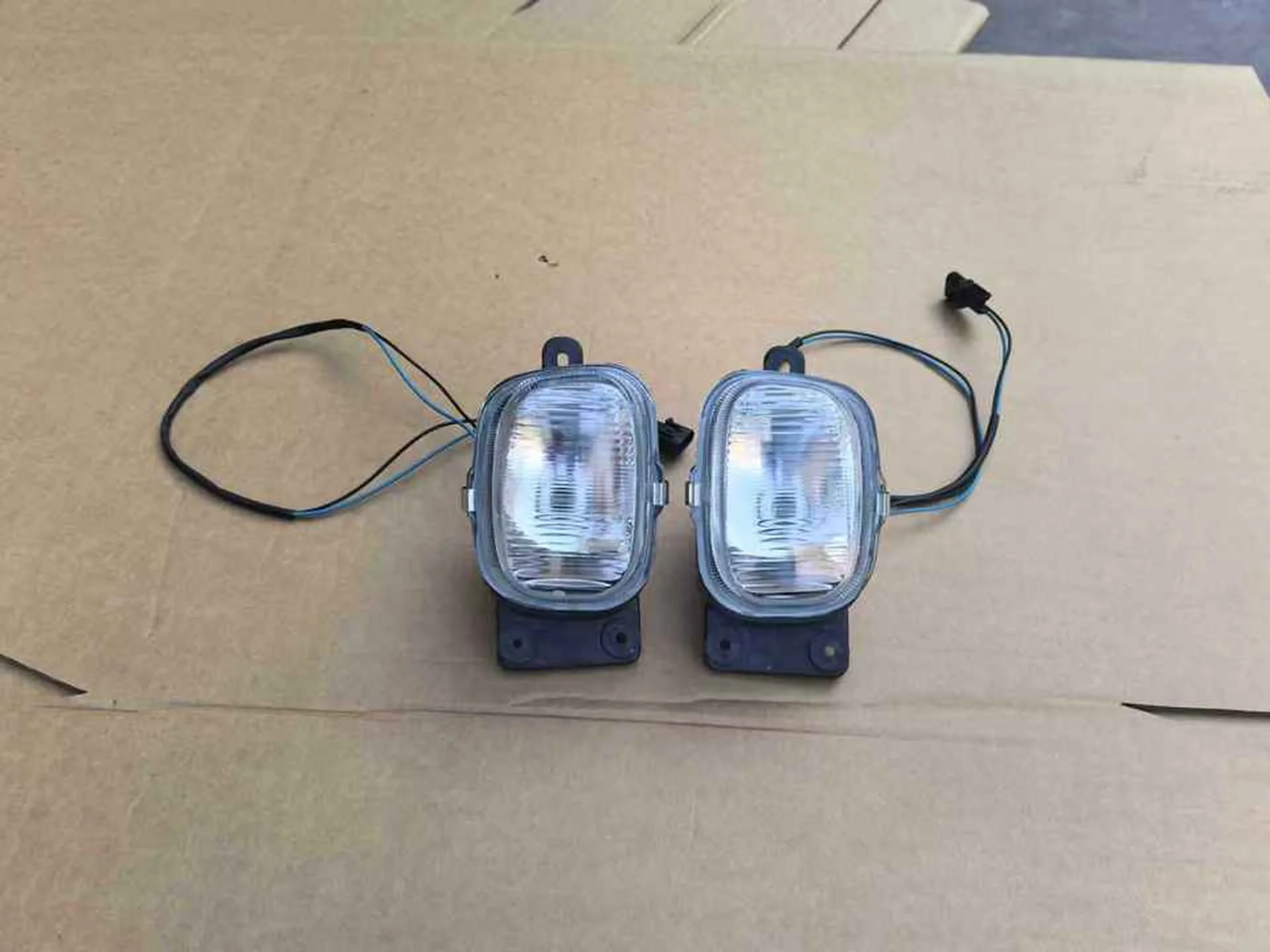 17*8.5CM Plastic Fog Lamp for Mitsubishi FN627 / FM617