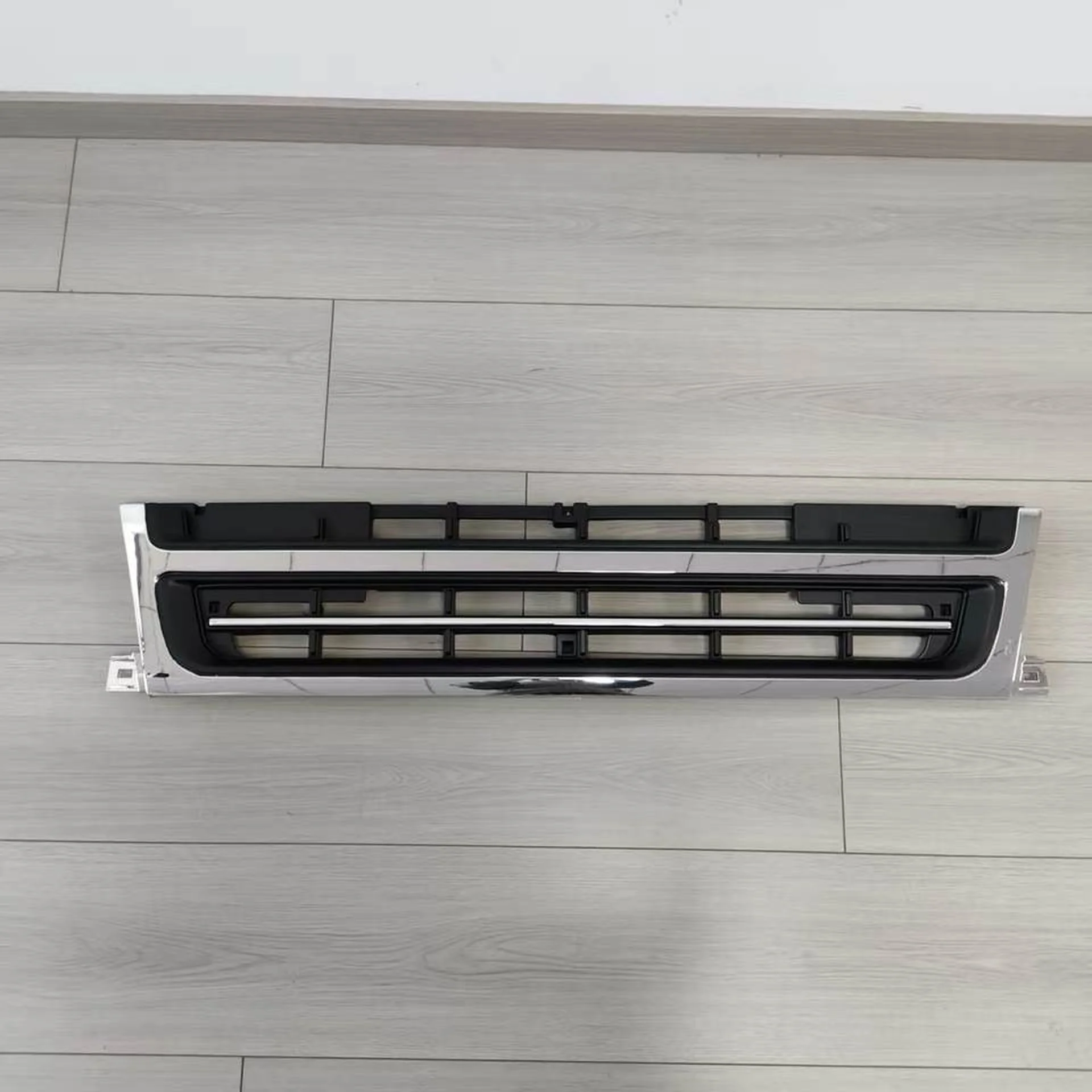 98/120CM Chrome / Black Plastic Grille for Mitsubishi FN628 / FM618