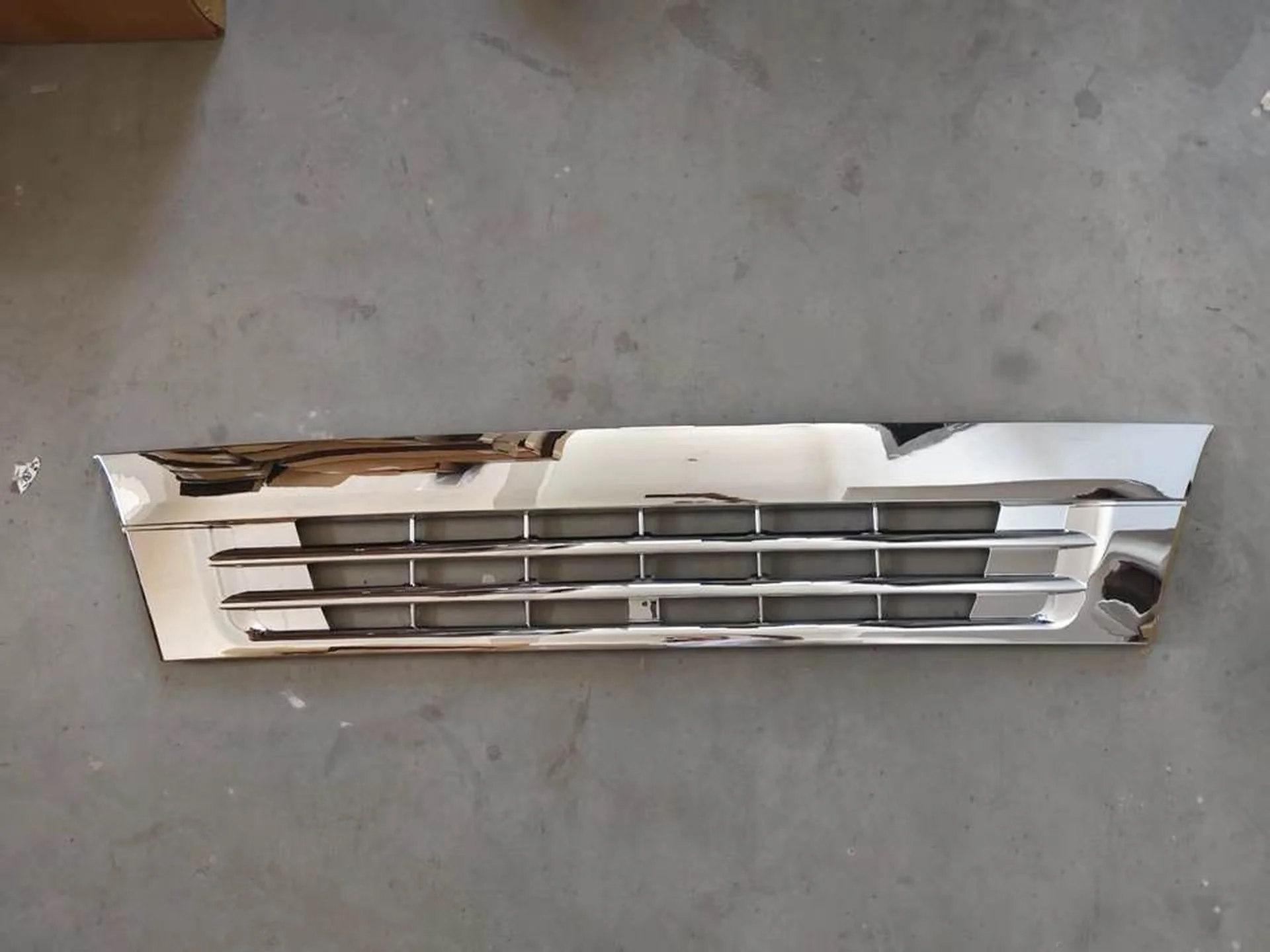 Chrome Plastic Grille for Mitsubishi Canter 2007