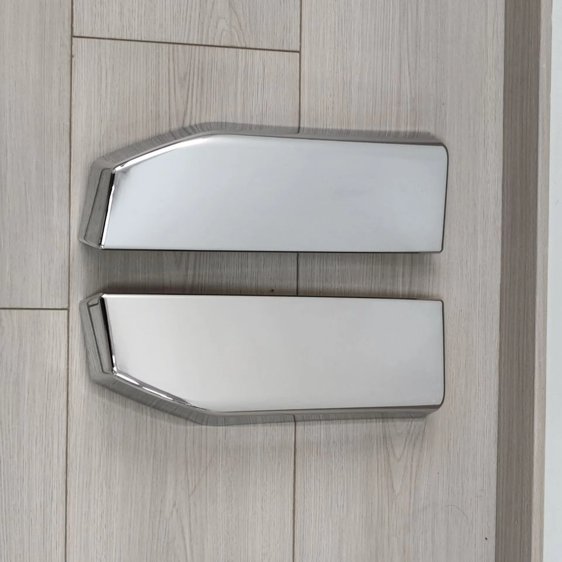 Chrome Plastic Step Panel for Mitsubishi Canter 2007