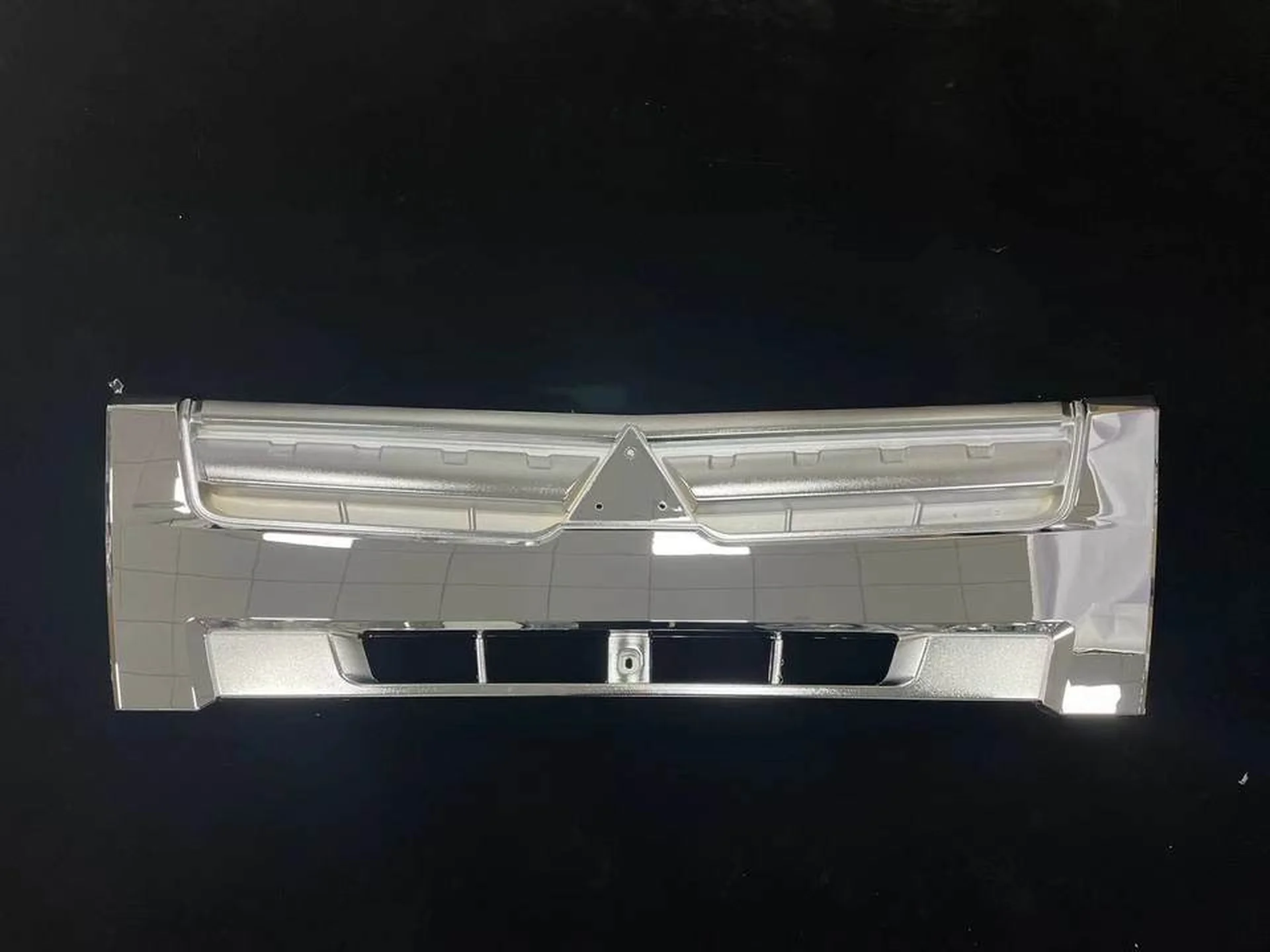 Chrome Plastic Grille for Mitsubishi Canter 2010