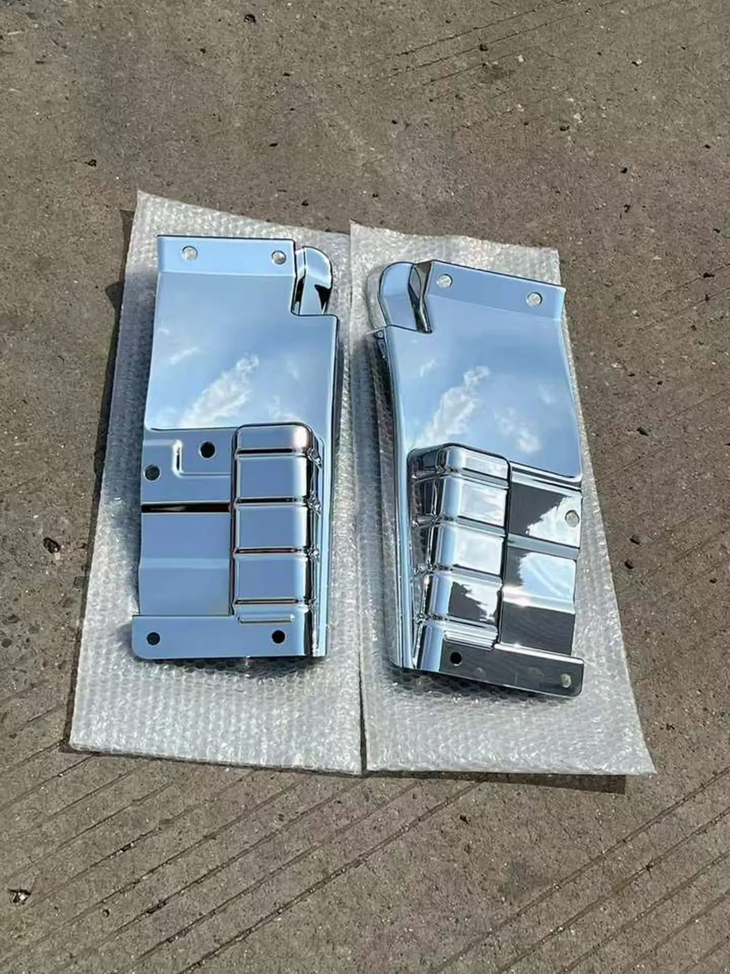 Chrome Plastic Fender / Mud Flap for Mitsubishi Fuso 2020