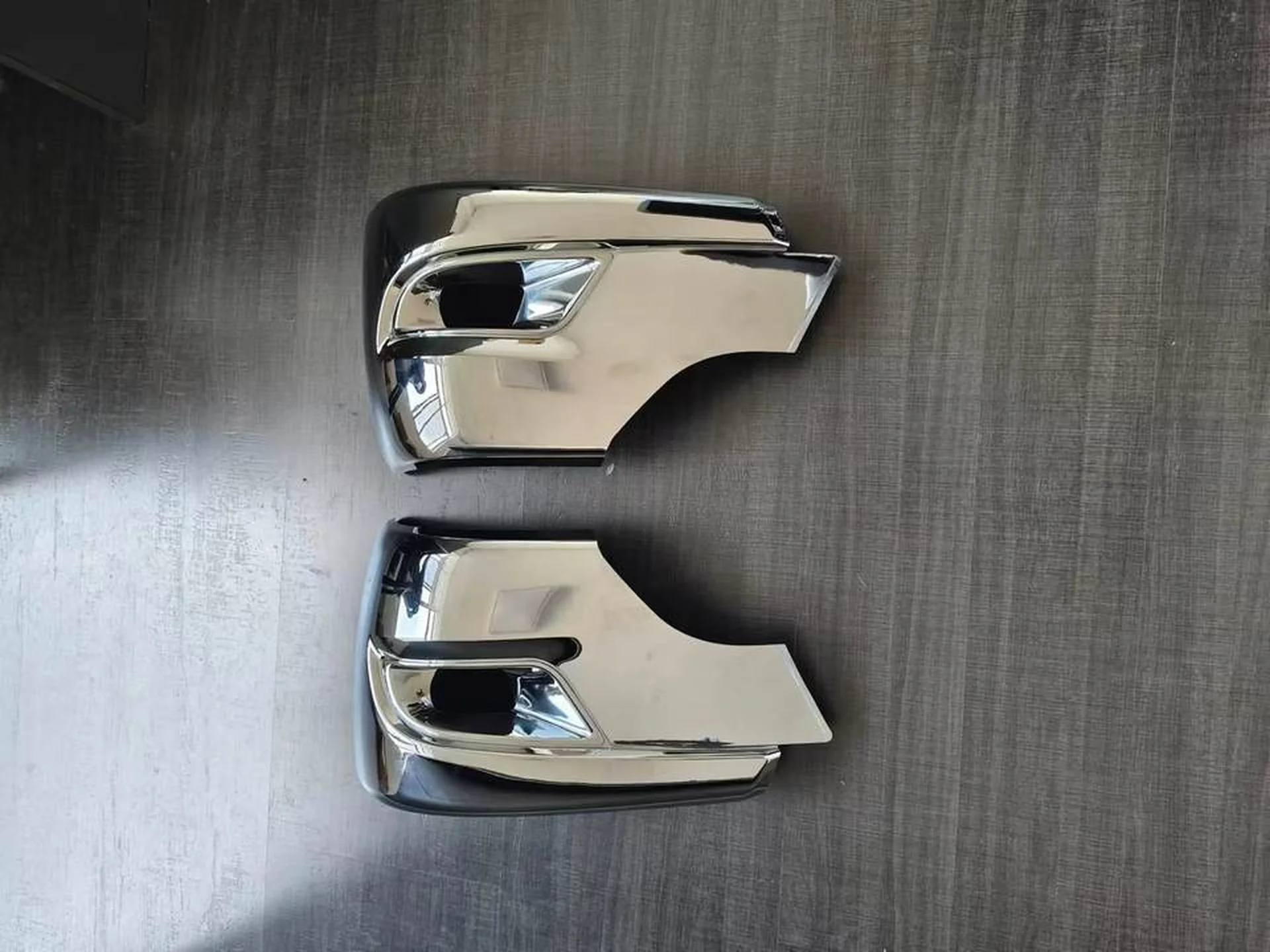 Chrome / White Plastic Lamp Cover for Mitsubishi Fuso 2020