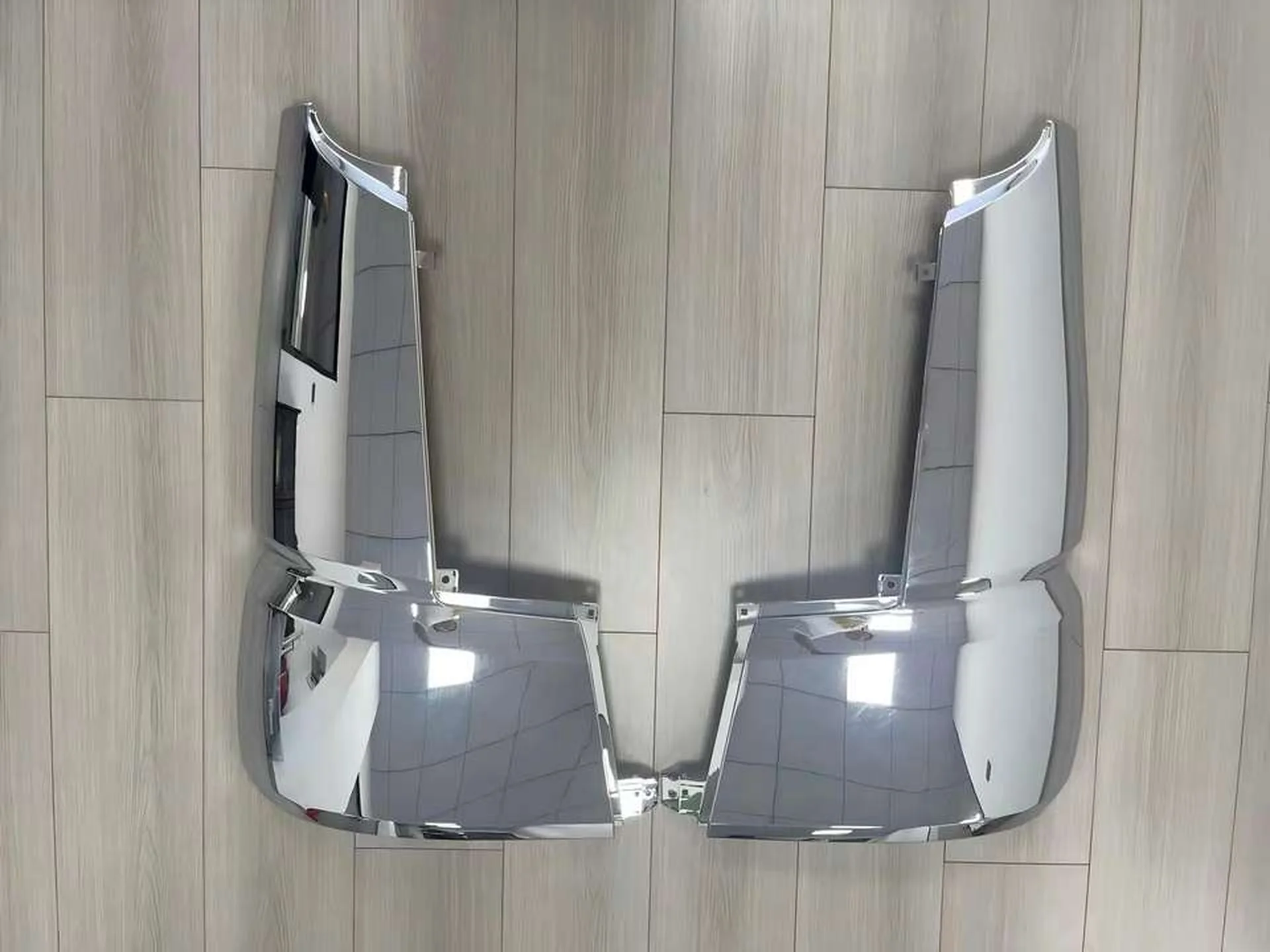 Chrome Plastic Corner Panel for Mitsubishi Fuso 2017