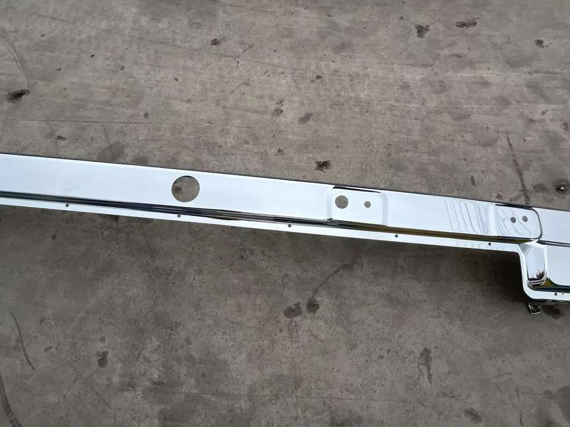 Chrome Plastic Wiper Panel / Arm for Nissan CWA451 / UD