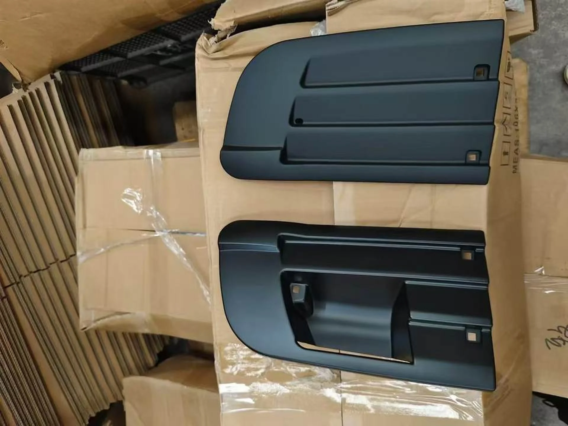 Chrome / Black Plastic Bumper for Nissan CWA451 / UD