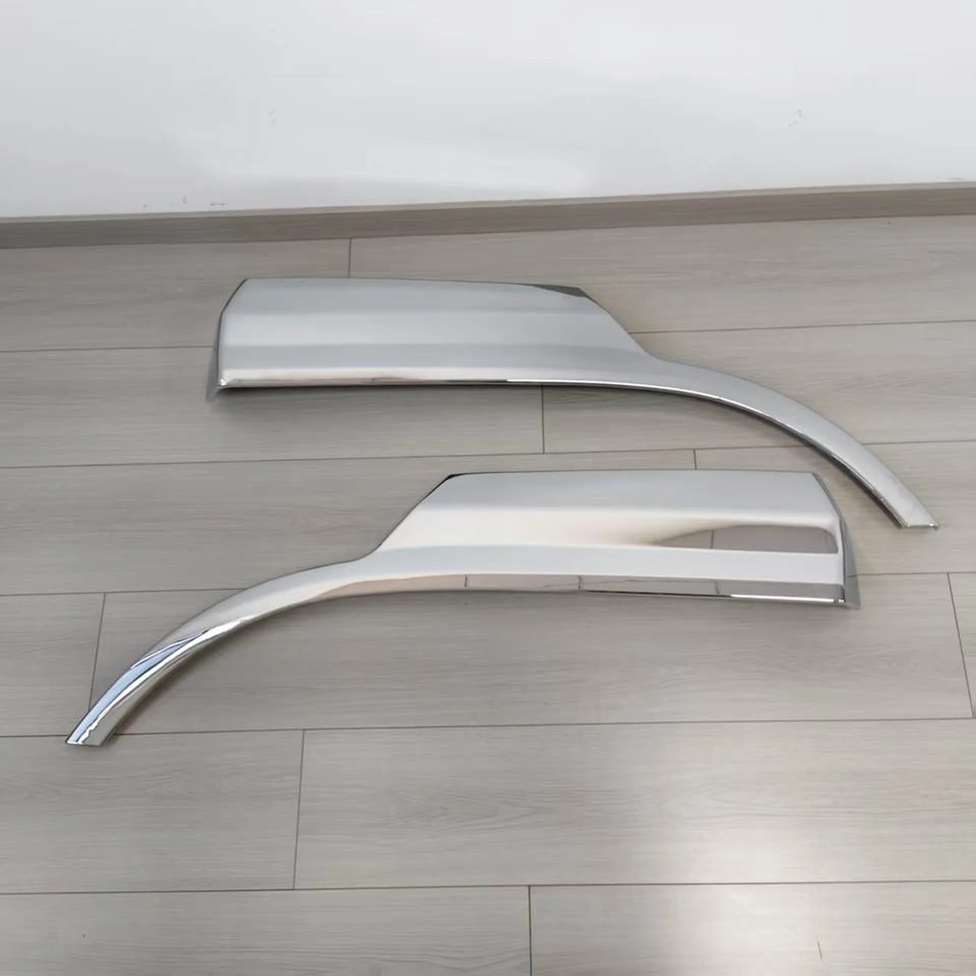 110CM Chrome Plastic Fender / Mud Flap for Nissan UD / Quon