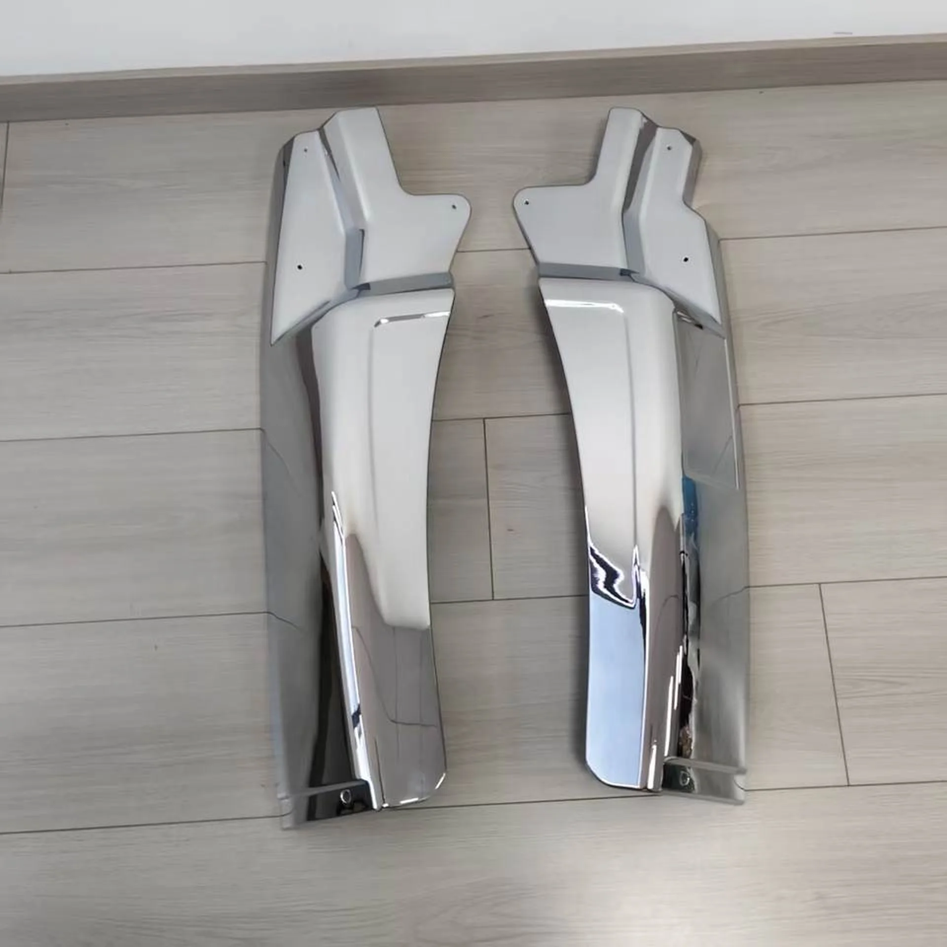 Chrome Plastic Fender / Mud Flap for Nissan UD / Quon