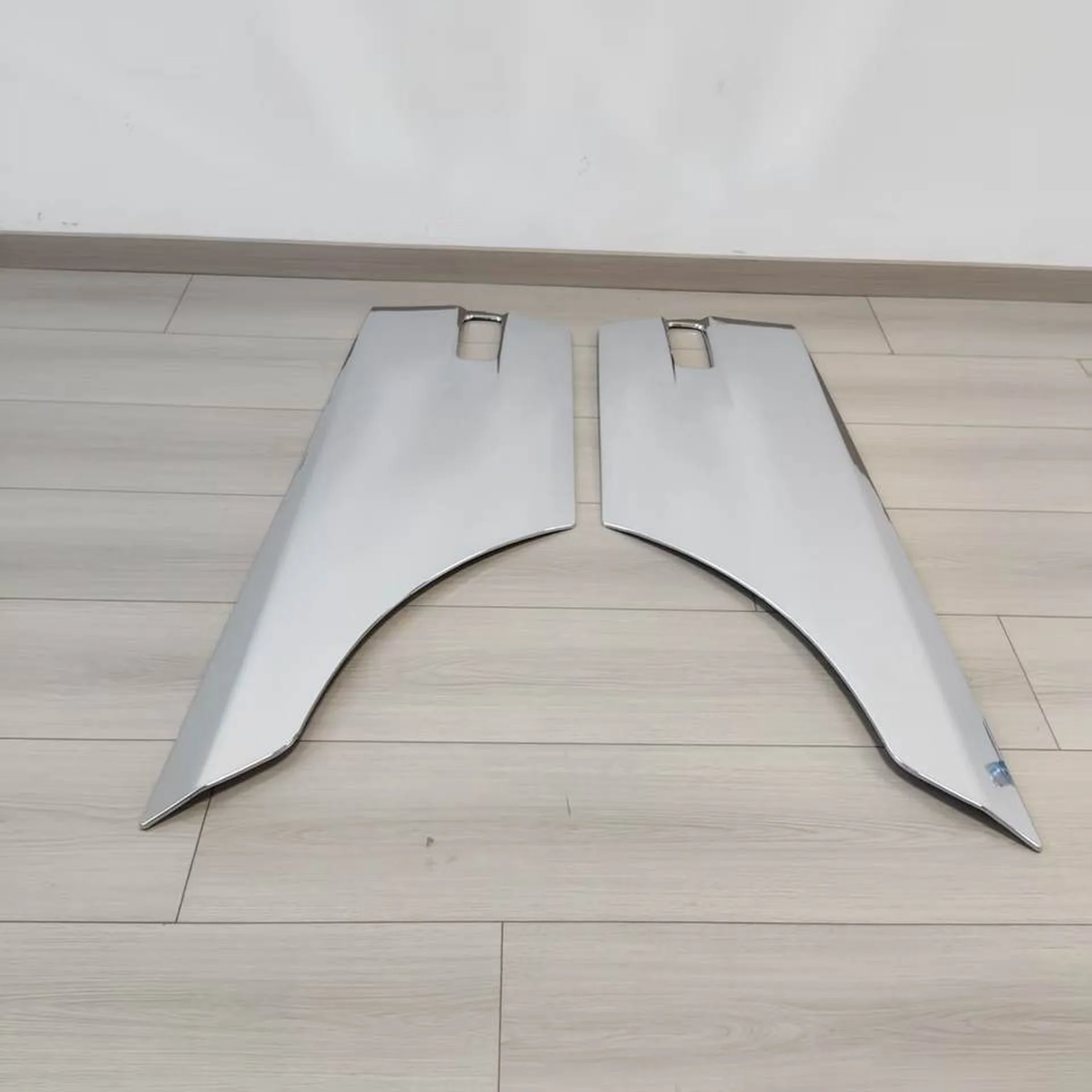 Chrome Plastic Door / Window Trim for Nissan UD / Quon