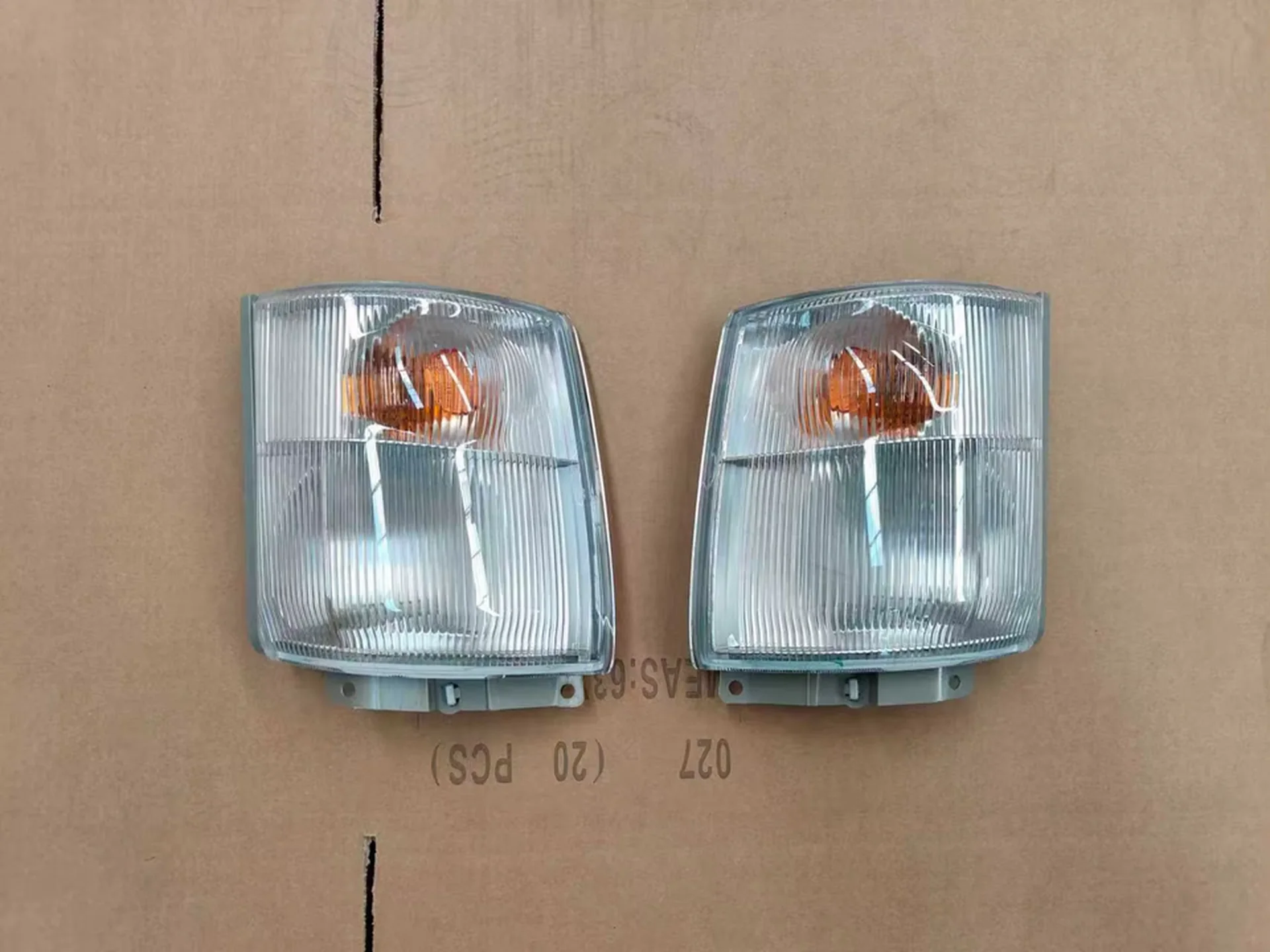 Plastic Corner Lamp for Hino