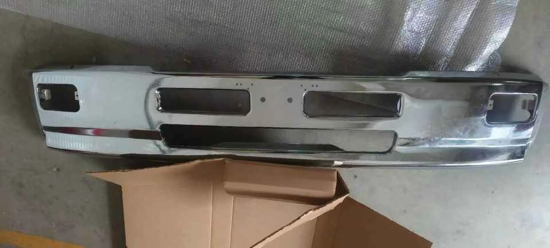 210/230CM Chrome Metal Bumper for Nissan PKB / CWM454