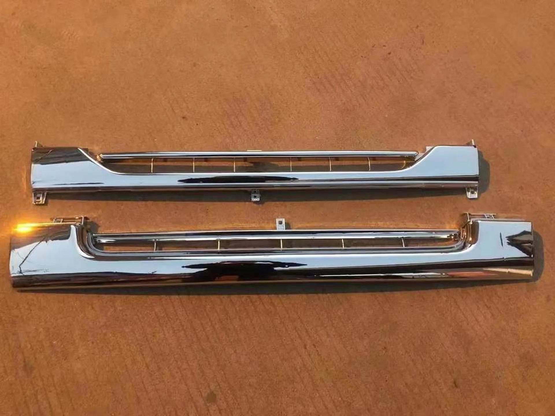 Chrome Plastic Grille for Nissan PKB / CWM454
