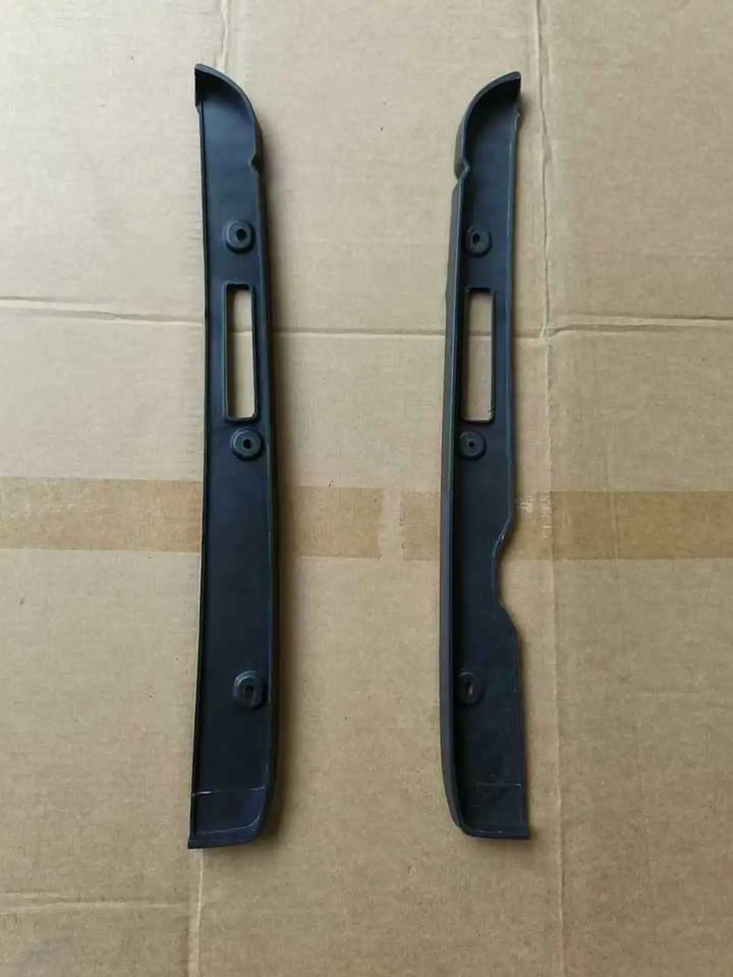 Black Plastic Bumper for Nissan CWA451 / UD